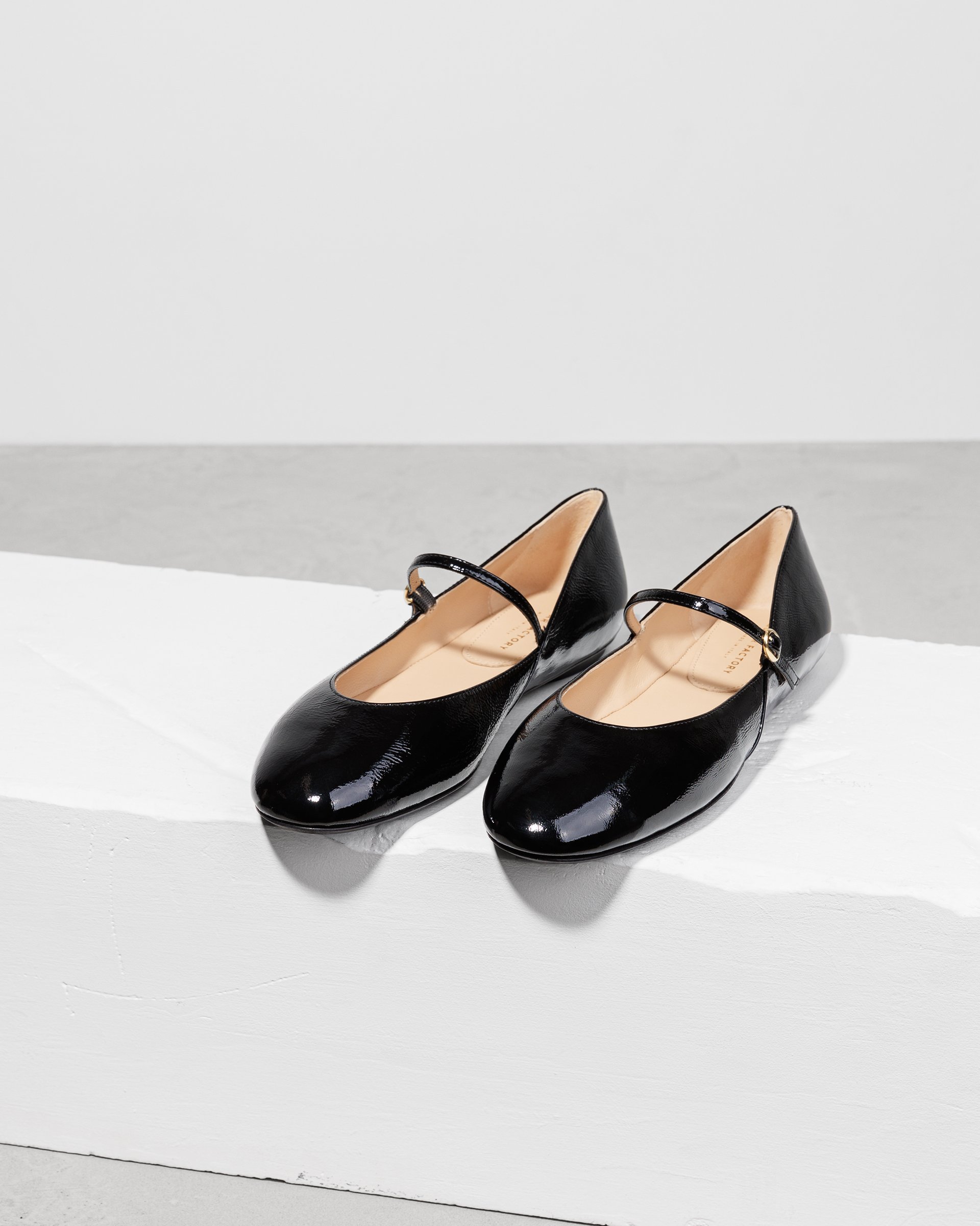 Черные лаковые туфли на плоской подошве - Image 2 of 5