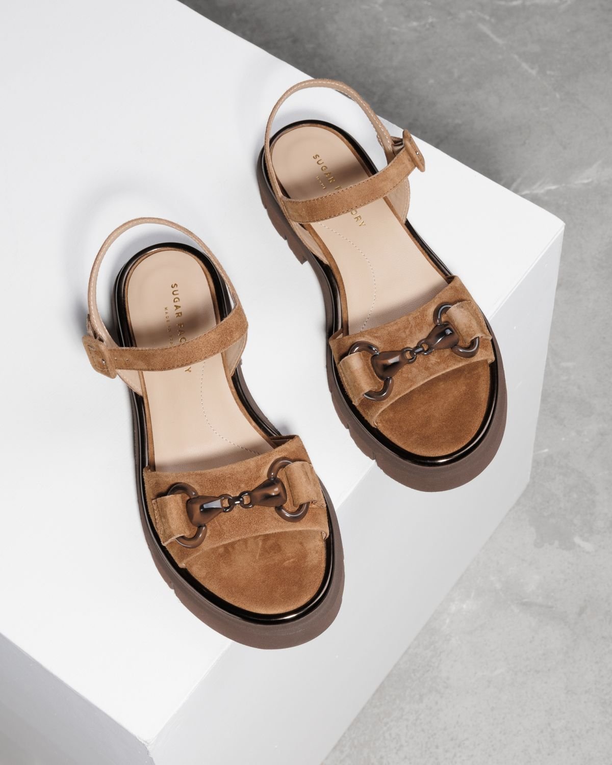 Коричневые замшевые сандалии - Image 2 of 7