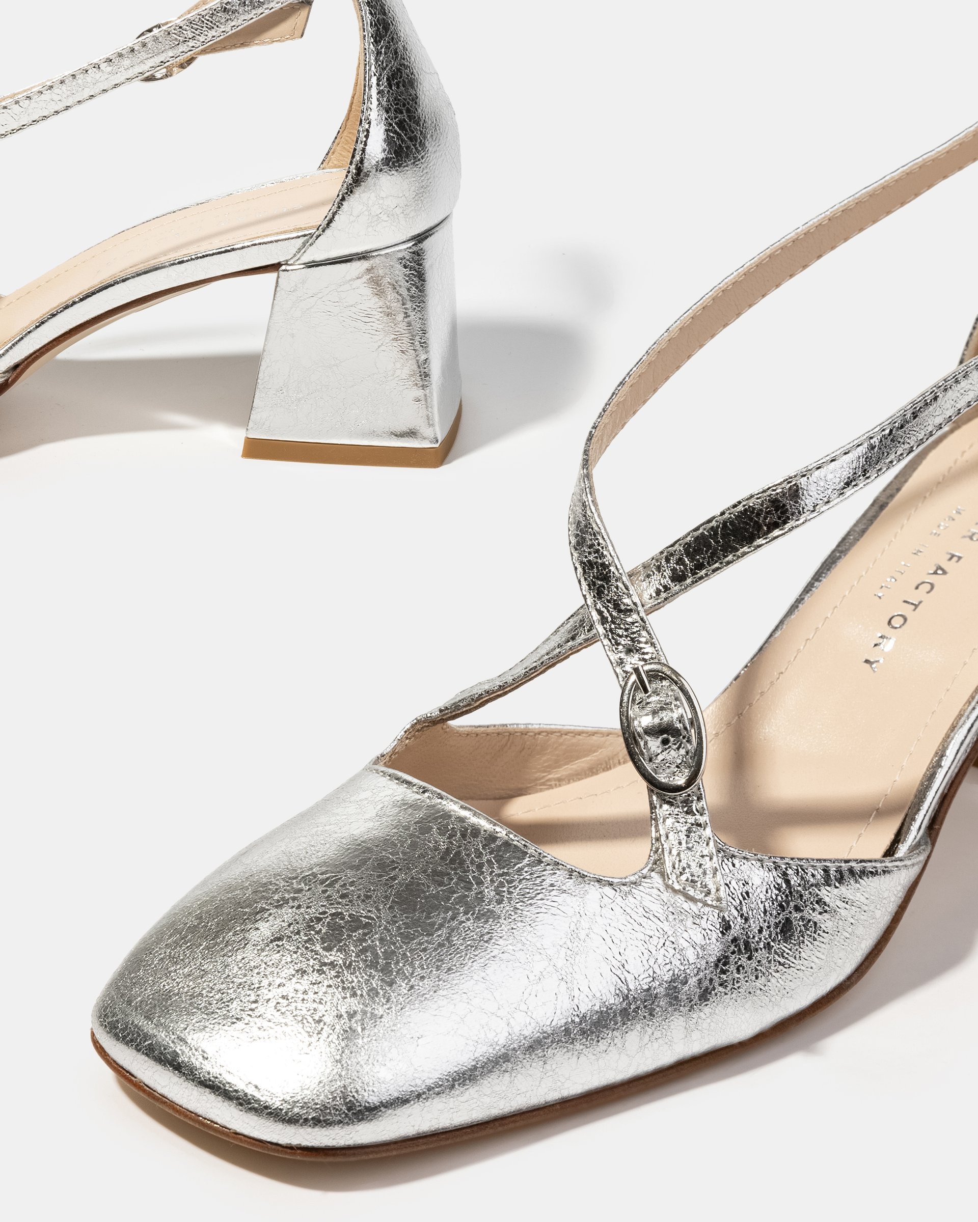 Серебристые кожаные туфли с ремешками - Image 4 of 5