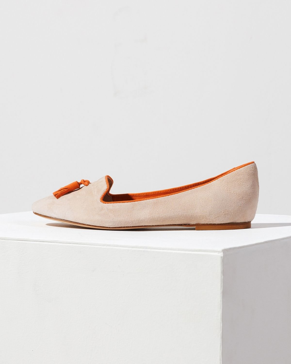 Светло-бежевые замшевые лоферы - Main image