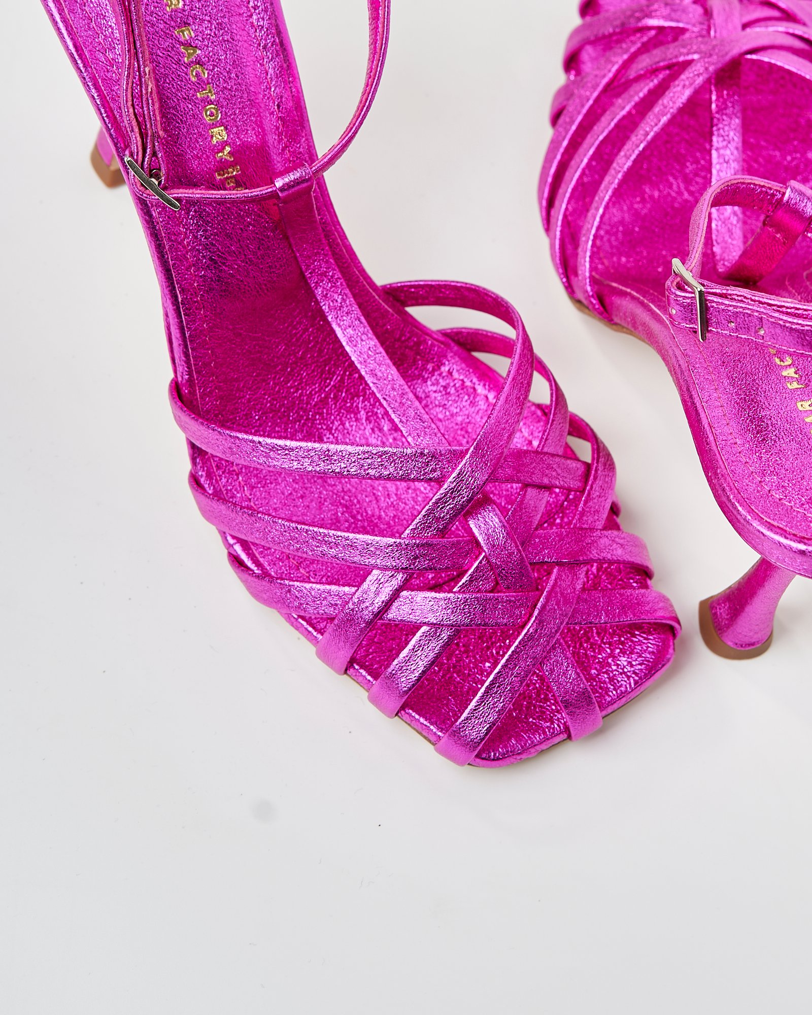 Блестящие розовые кожаные босоножки - Image 2 of 6
