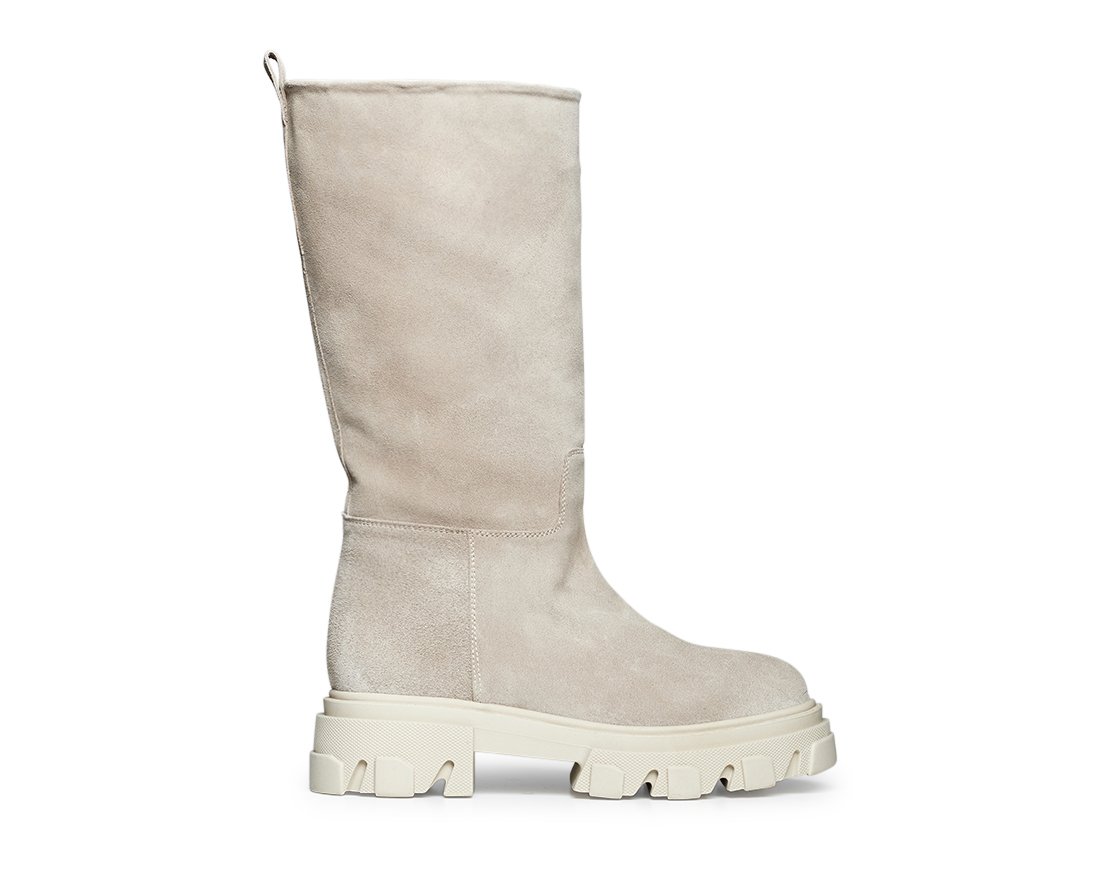 Светлые замшевые сапоги - Main image