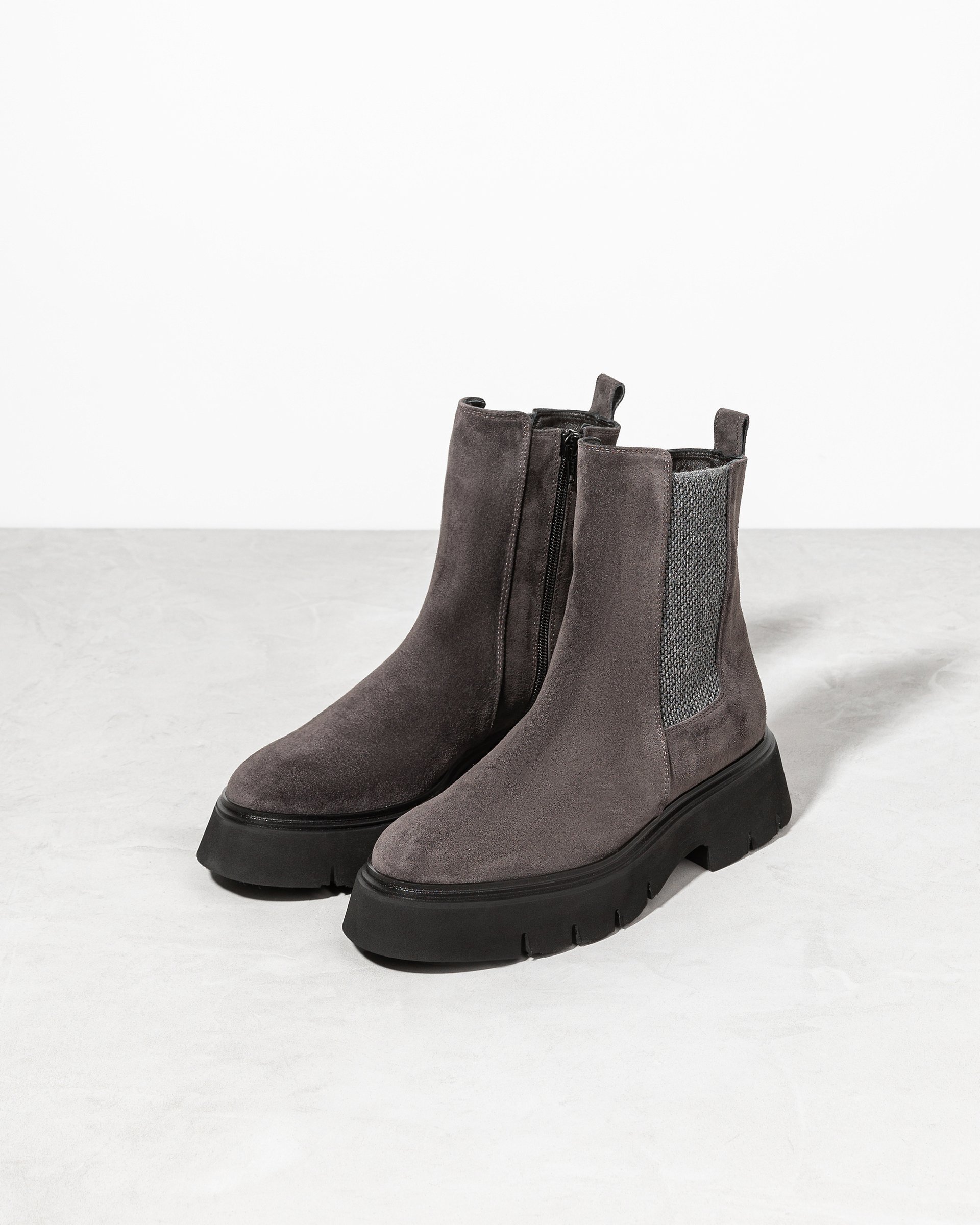 Темно-серые женские ботинки из замши - Image 2 of 4