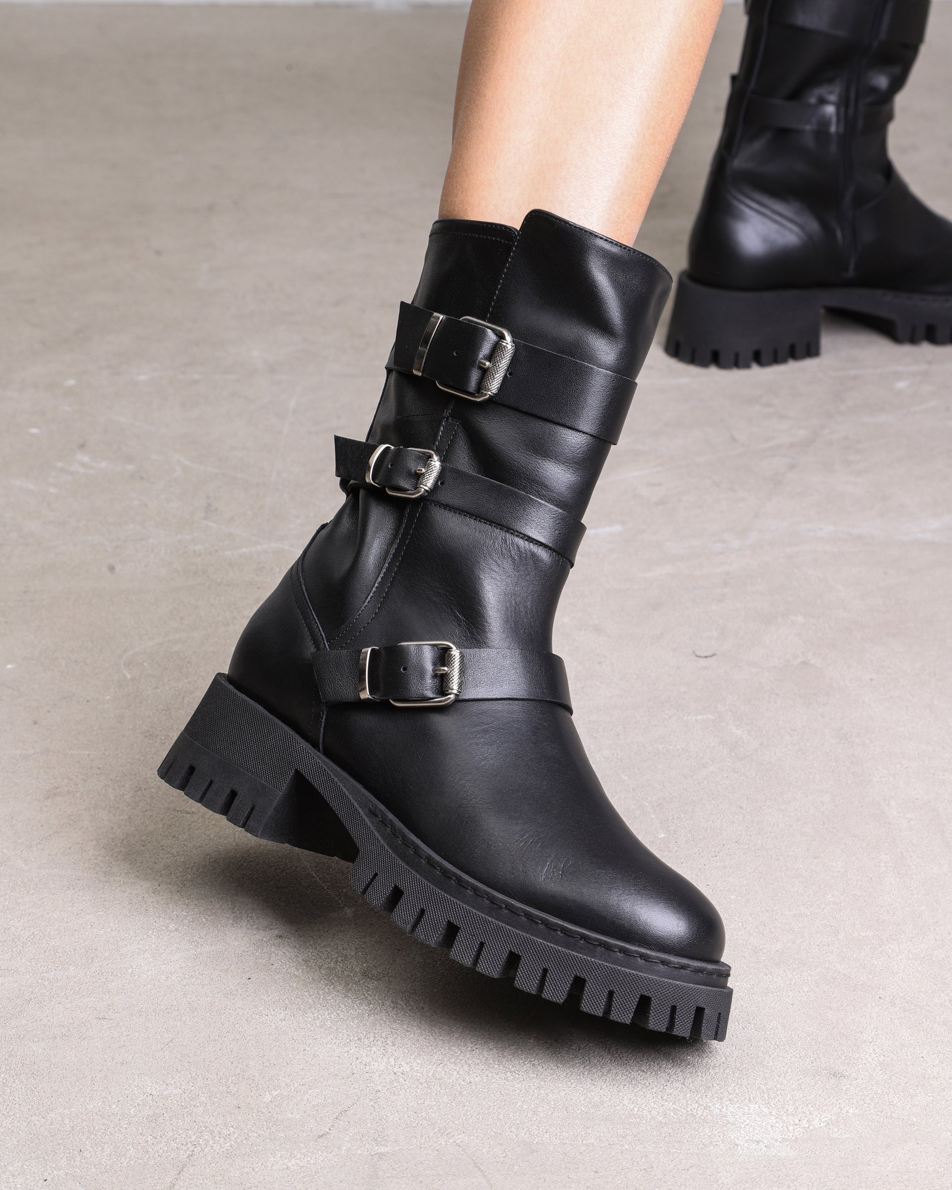 Черные кожаные ботинки на ремнях - Image 6 of 6