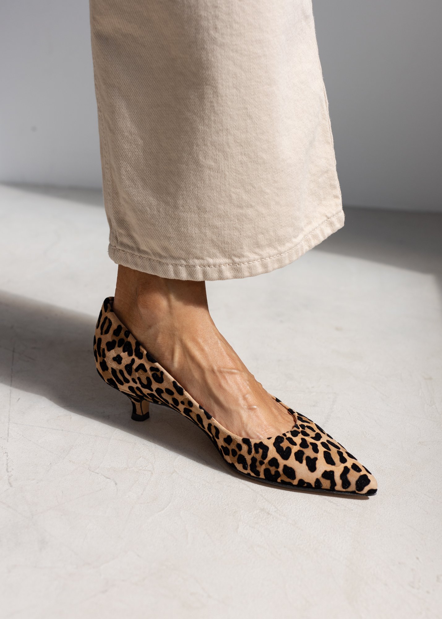 Леопардовые замшевые туфли на низком каблуке - Image 5 of 5