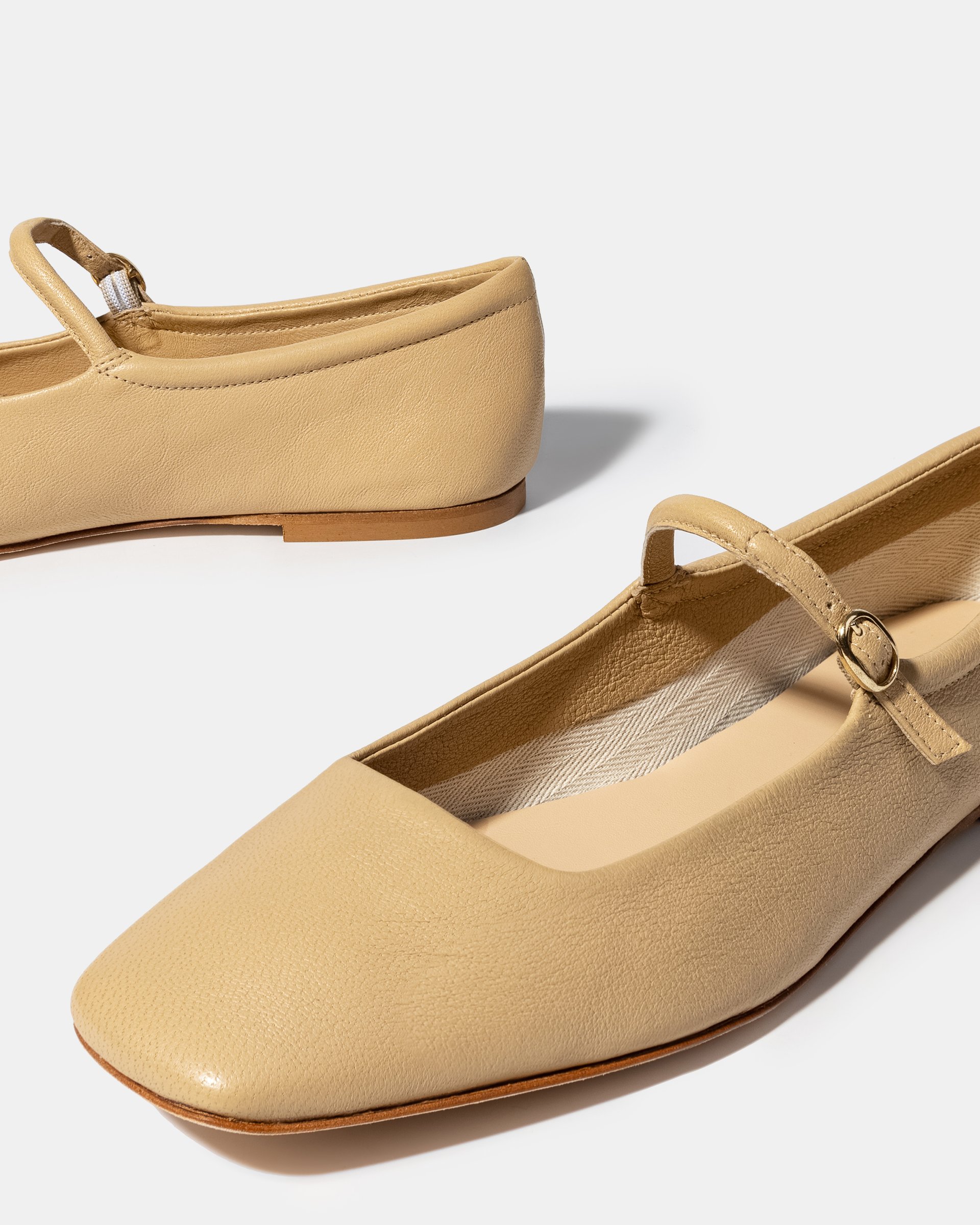 Бежевые кожаные балетки с ремешком - Image 4 of 4