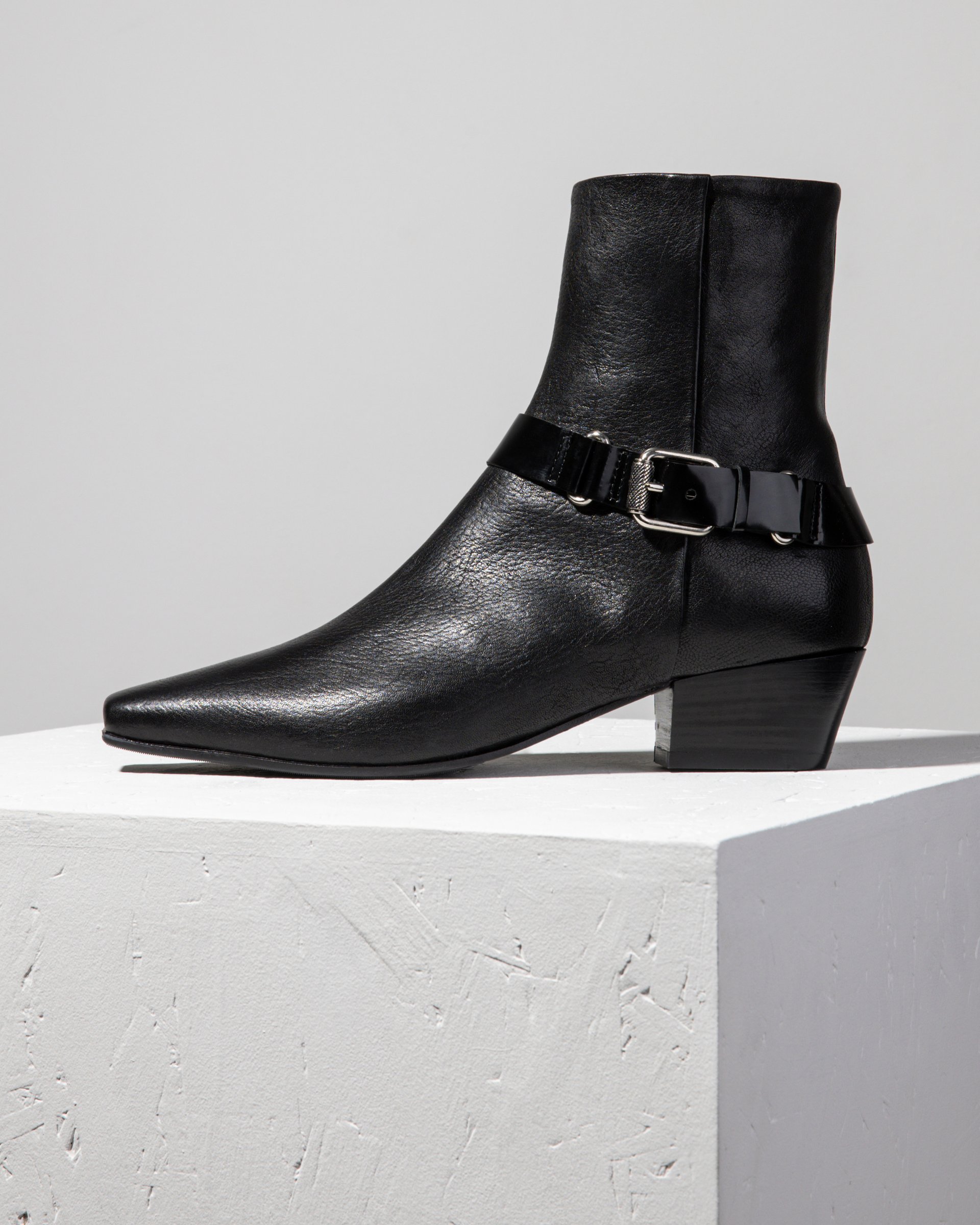Черные кожаные ботильоны на каблуке - Main image