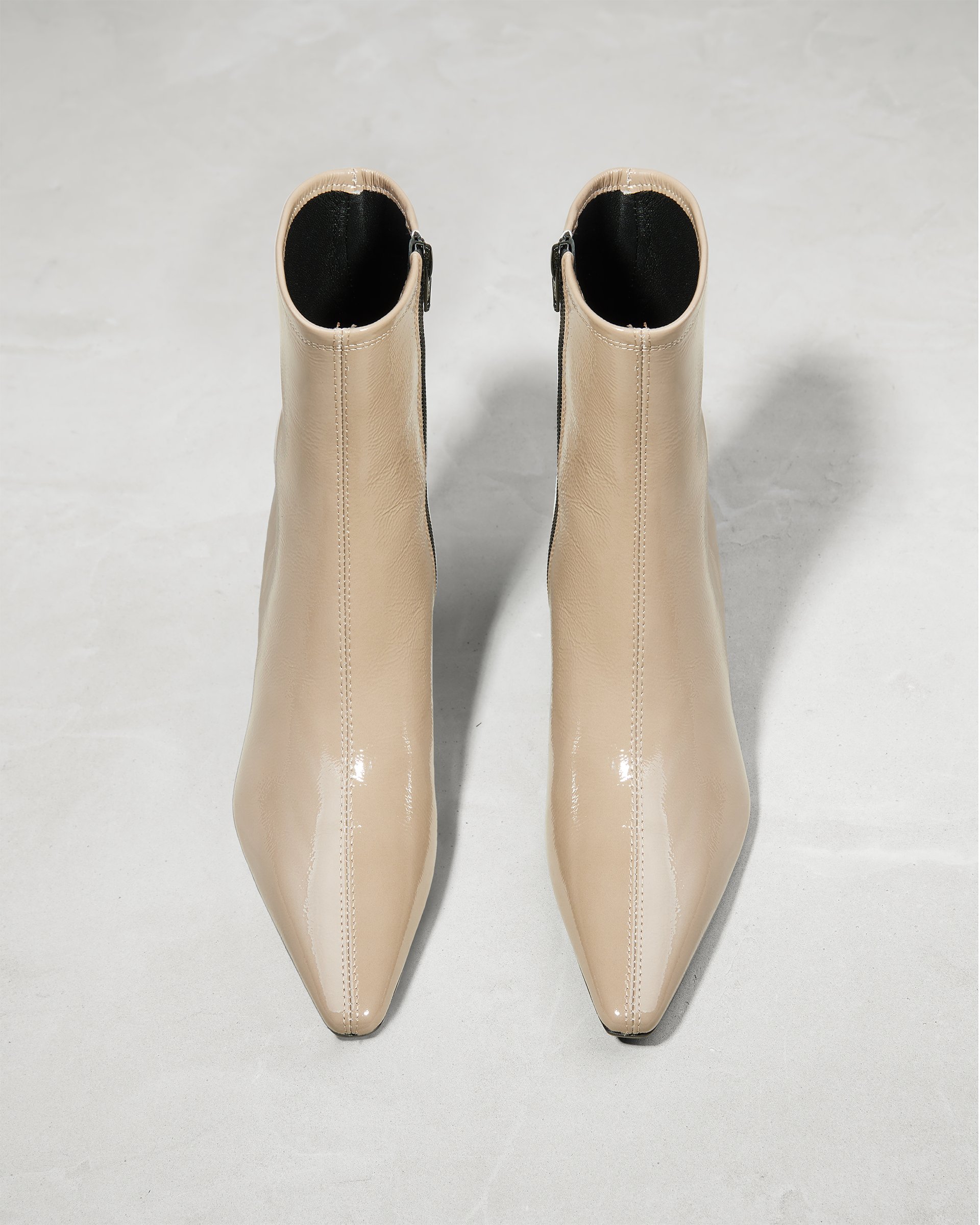 Ботинки из лакированной кожи серо-бежевого цвета - Image 2 of 7