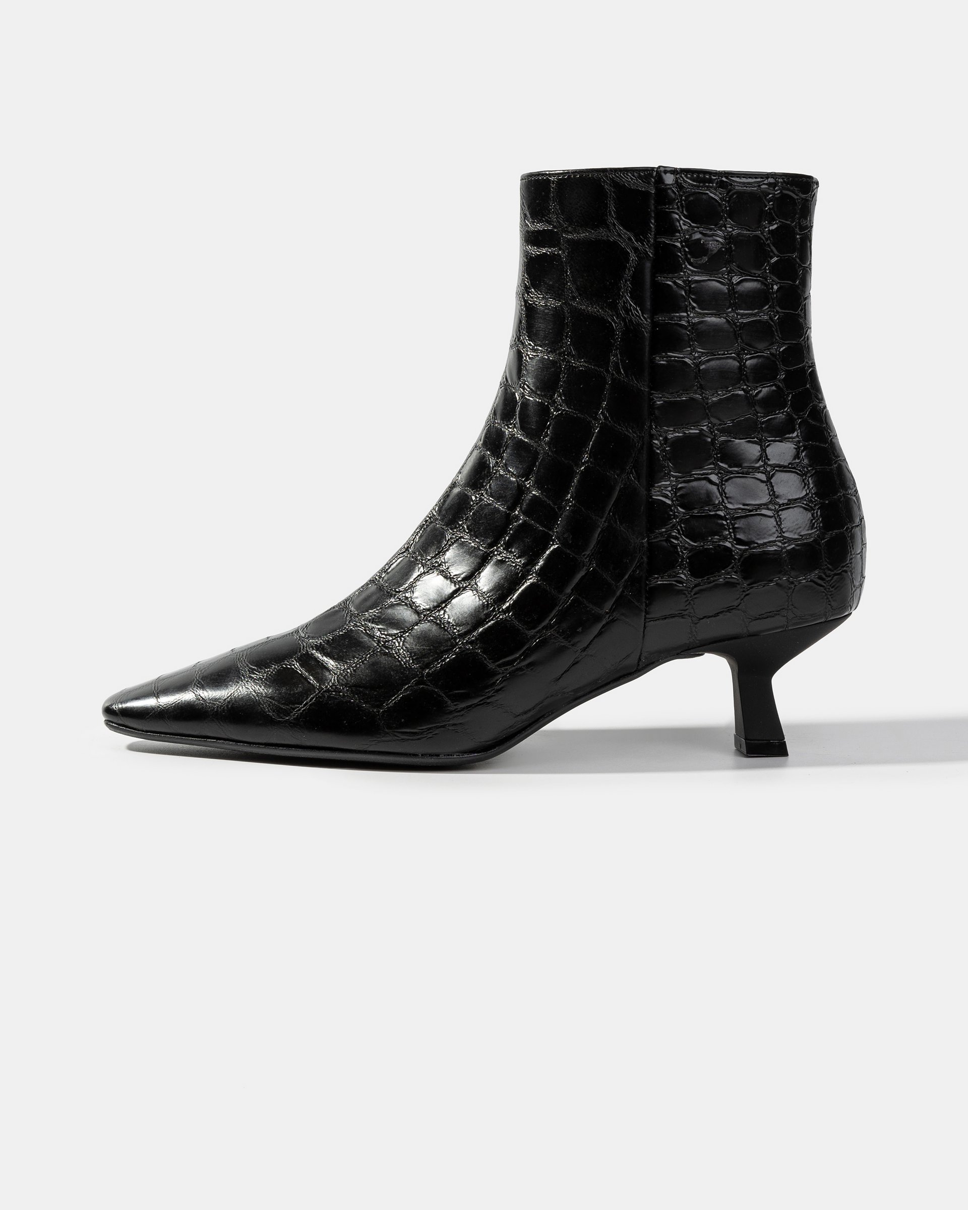 Черные кожаные ботильоны