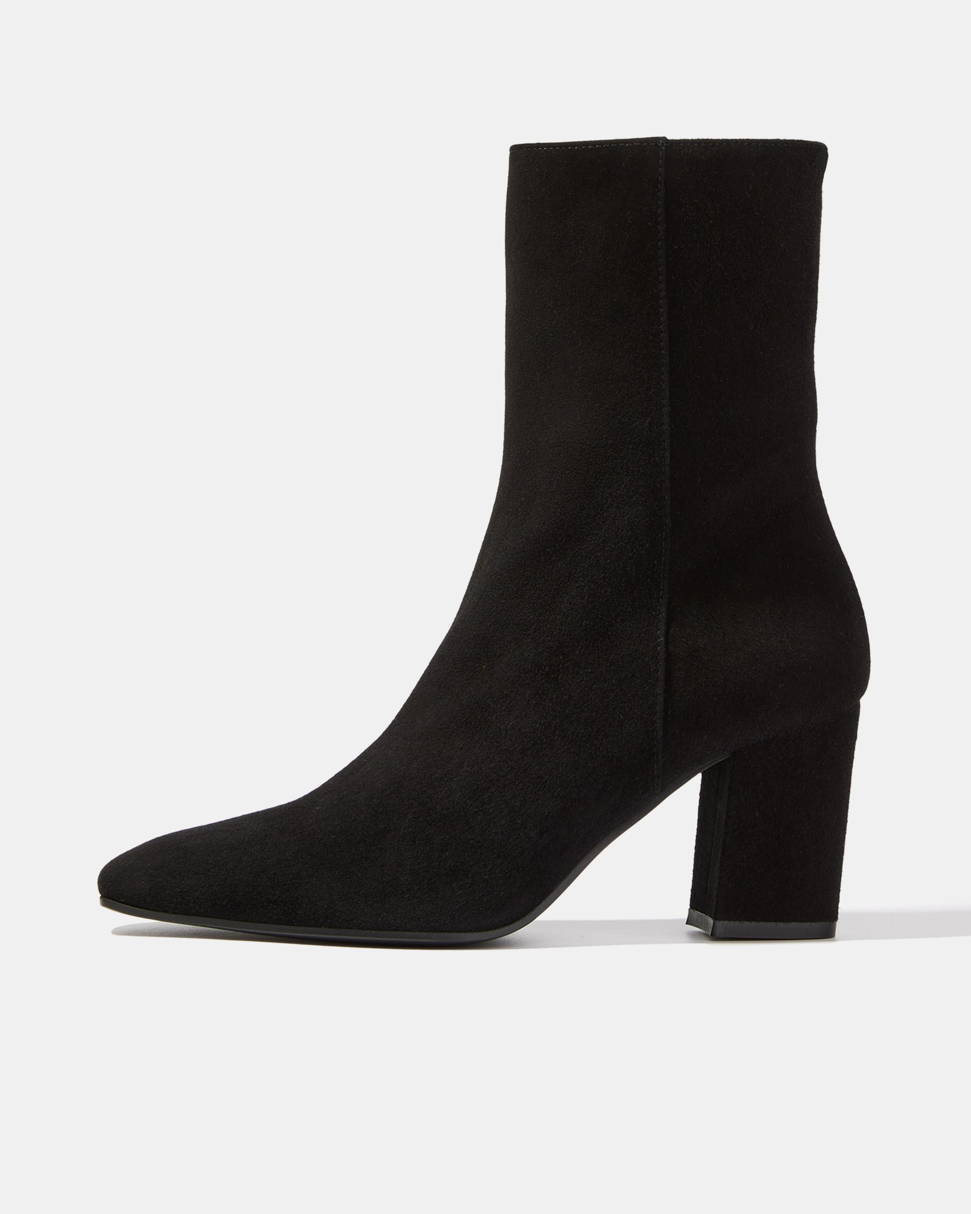 Черные замшевые ботильоны