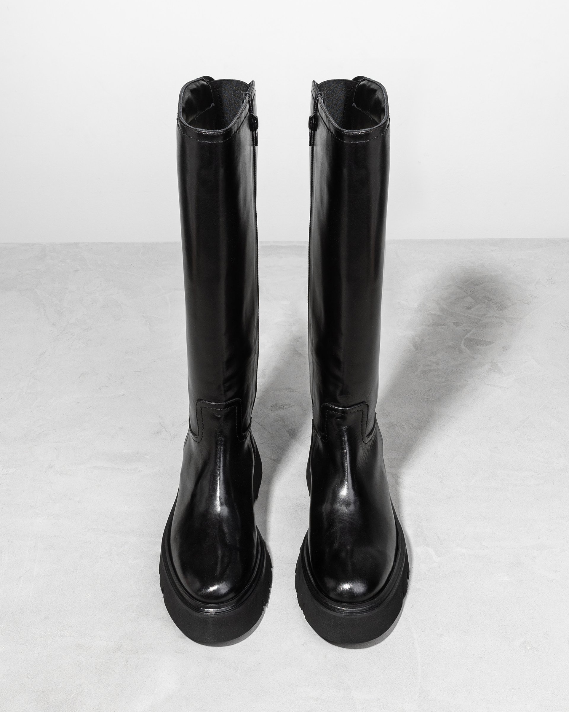 Черные кожаные сапоги классического стиля - Image 2 of 5