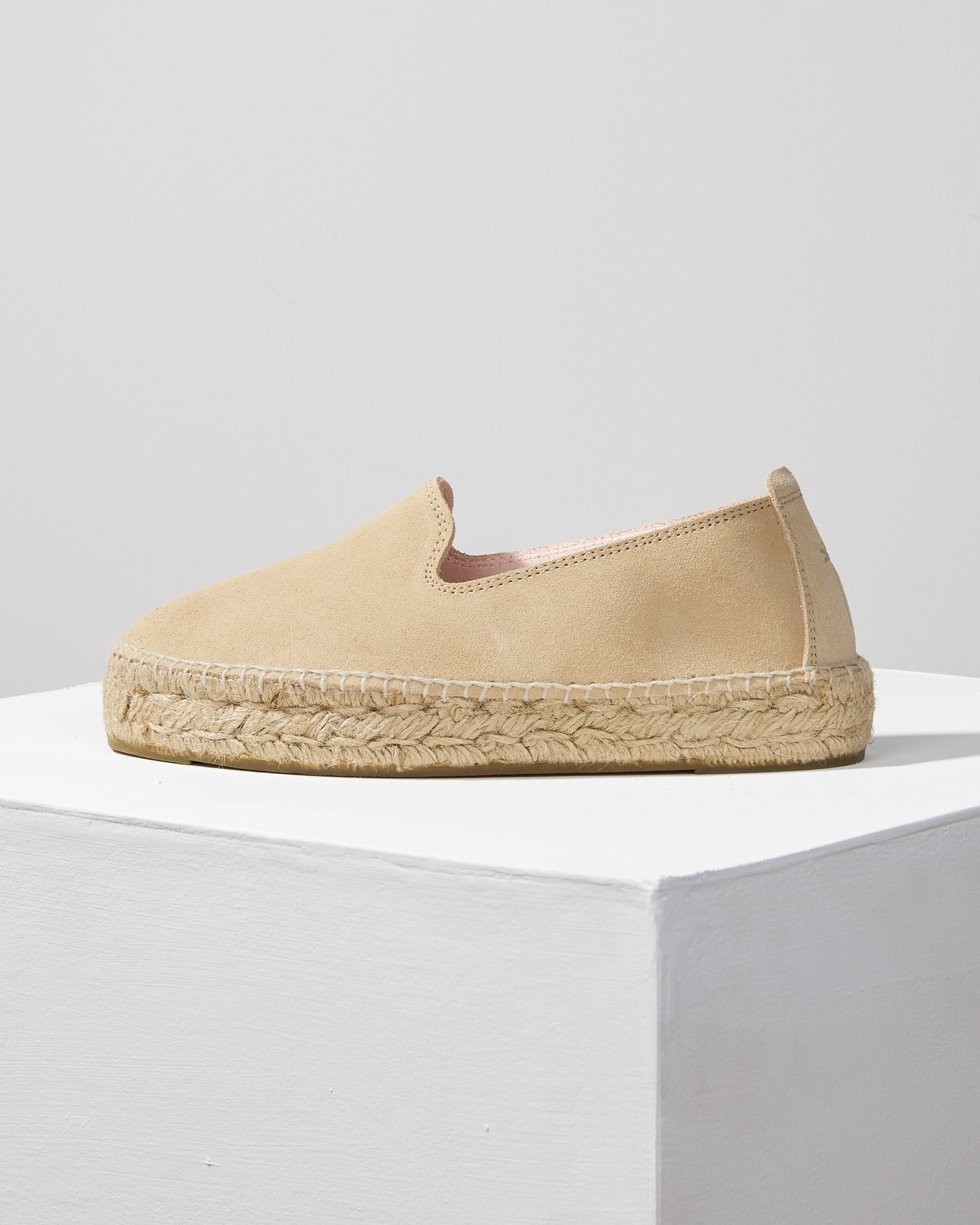 Бежевые замшевые эспадрильи