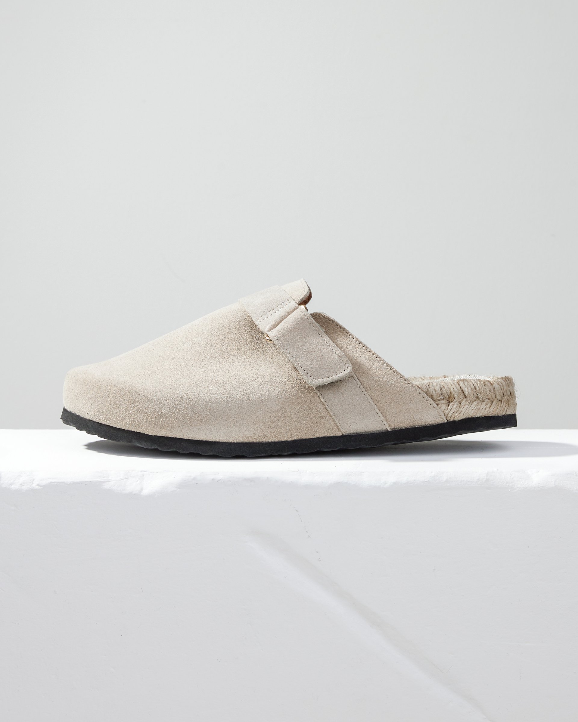 Бежевые замшевые слиперы