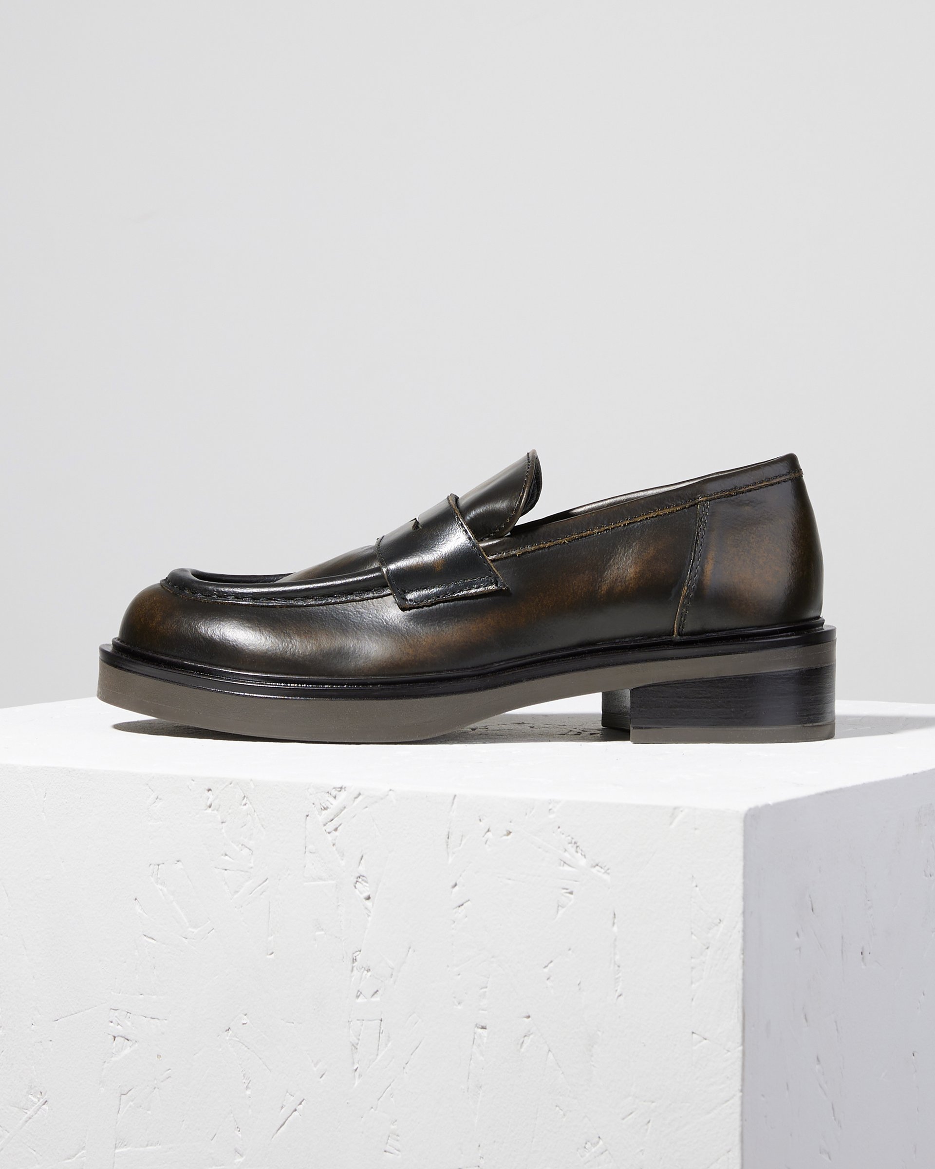 Темно-бордовые кожаные  классические лоферы - Main image