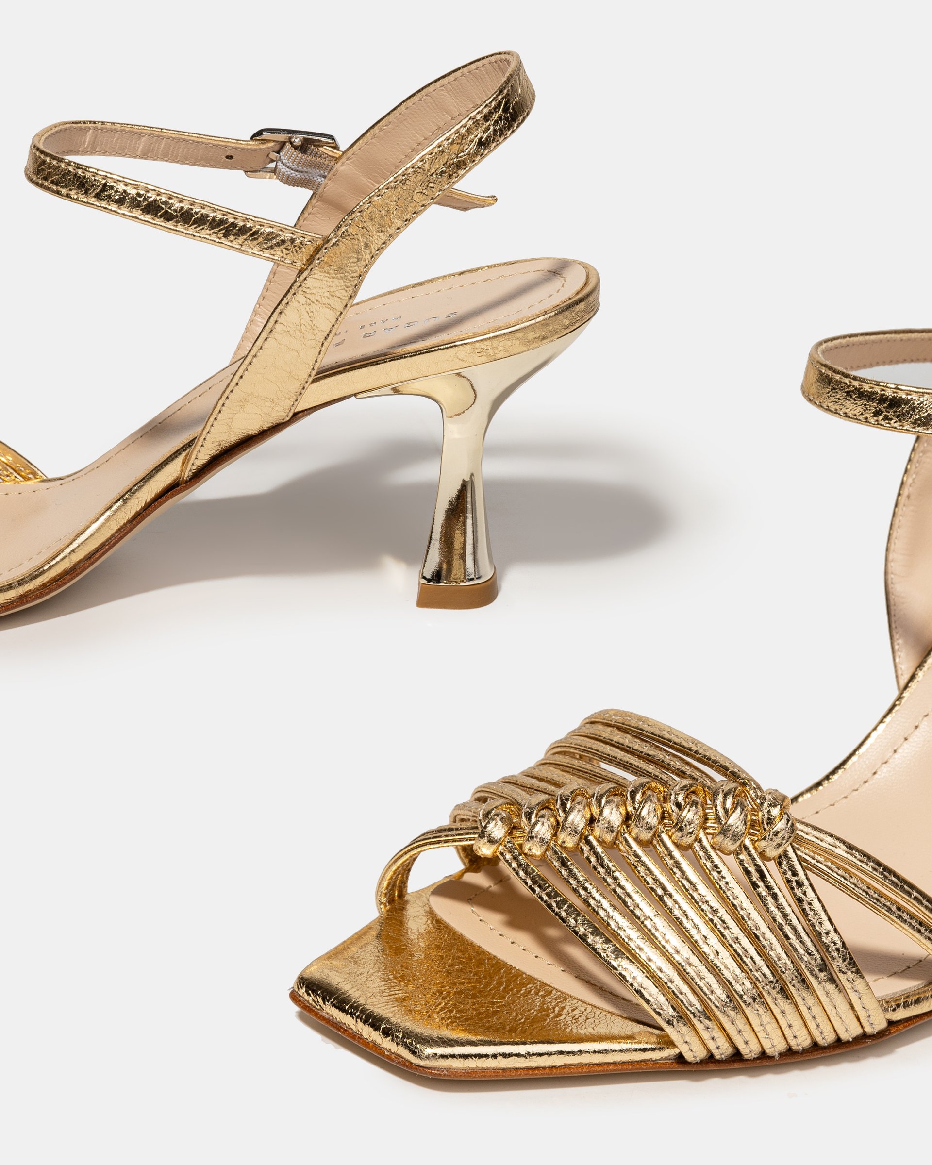 Золотистые босоножки на каблуке - Image 4 of 5