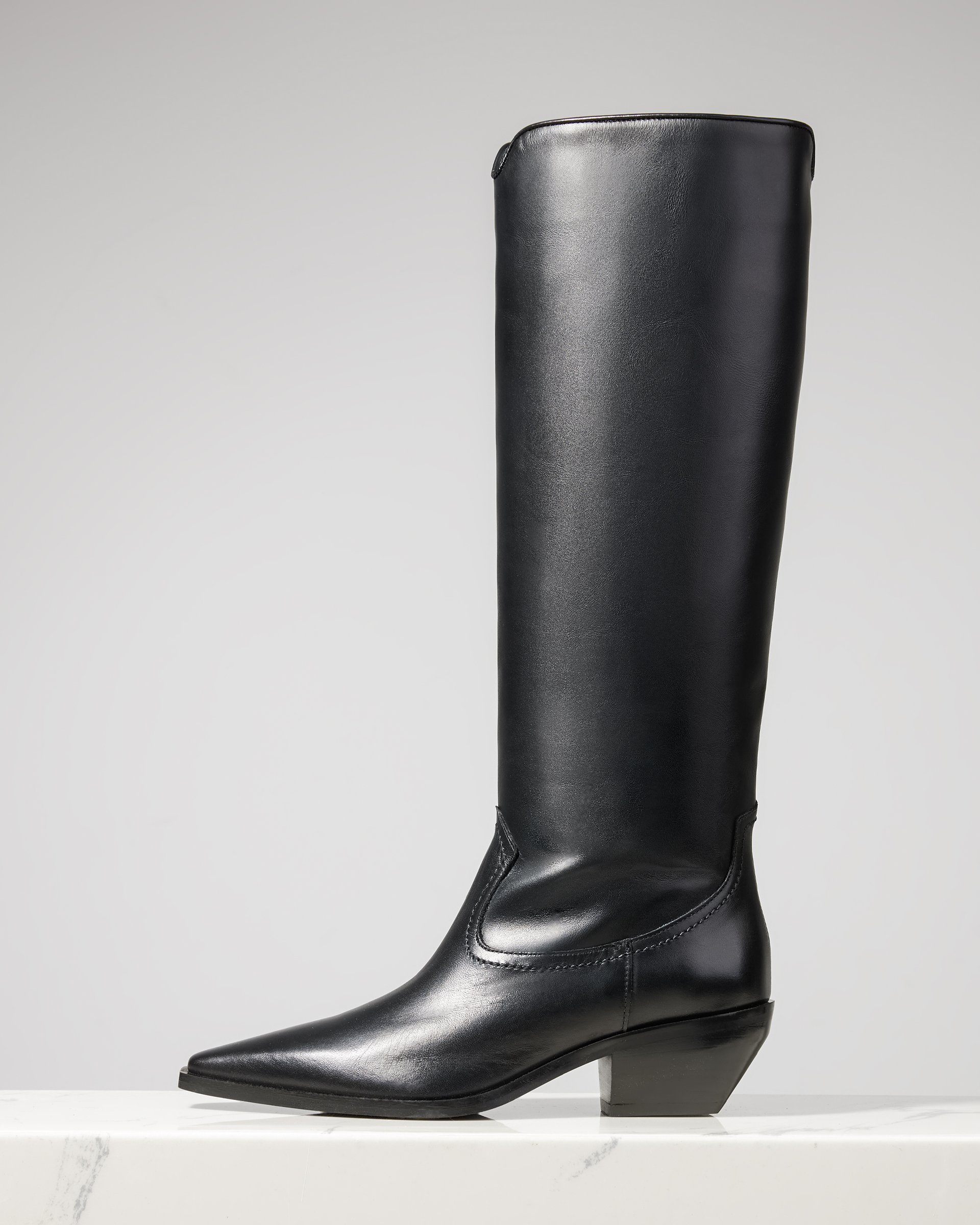 Черные кожаные сапоги - Main image