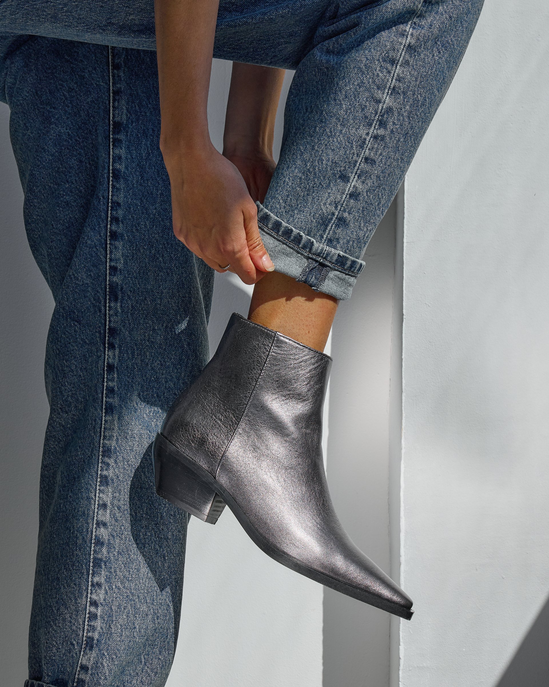 Казаки из натуральной кожи серебристого цвета - Image 6 of 6