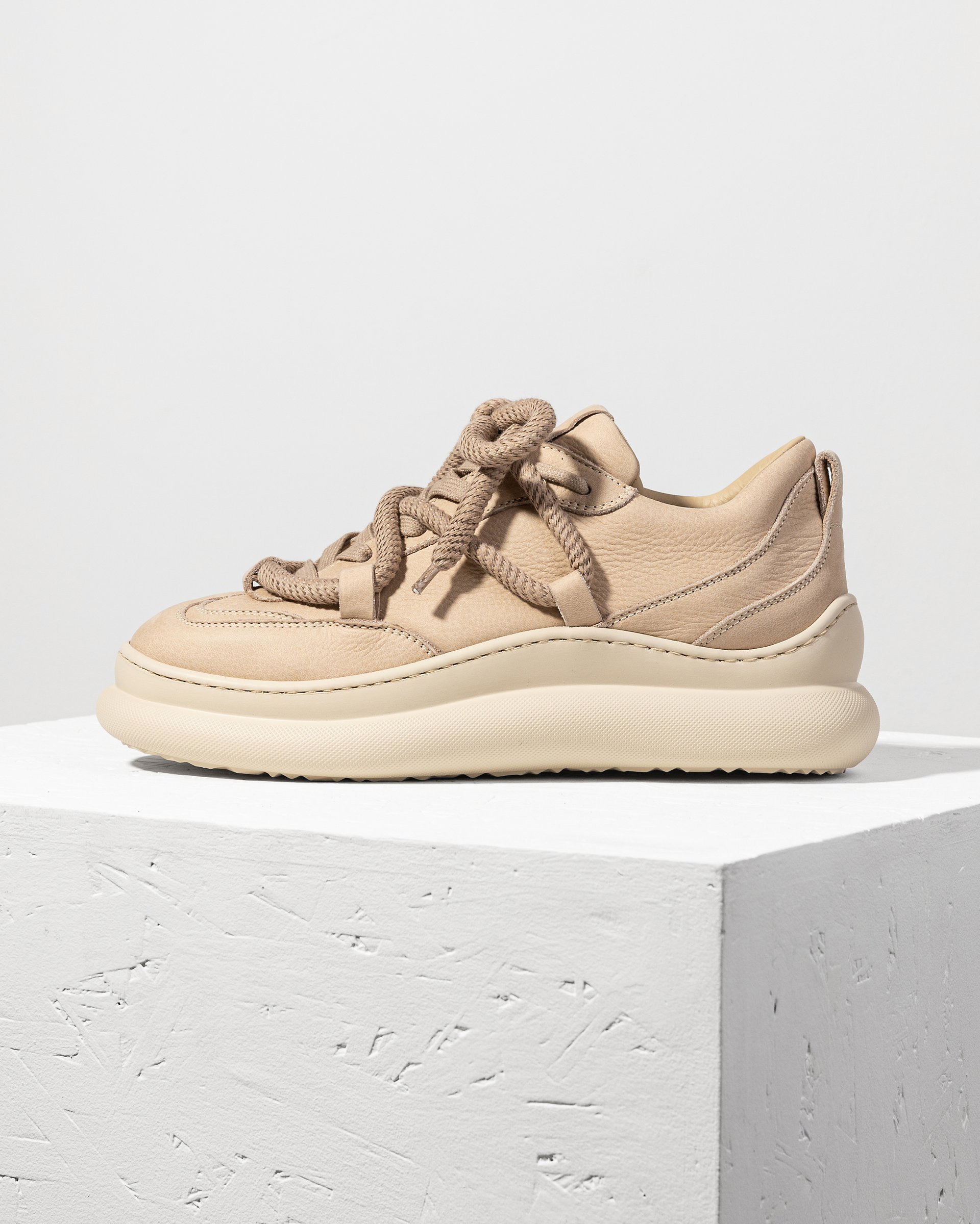 Бежевые кеды из натуральной кожи - Main image