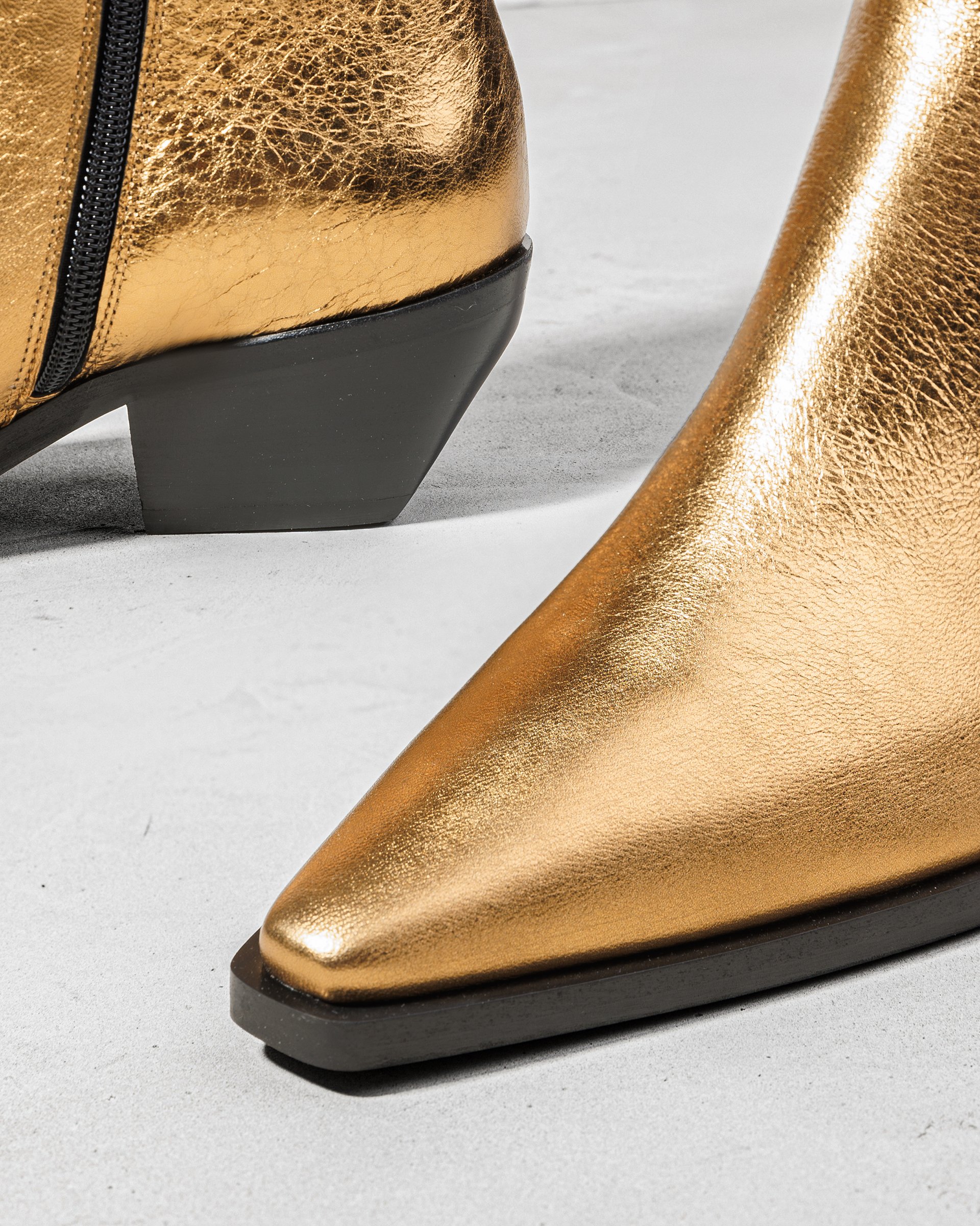 Золотые ботинки из натуральной кожи - Image 5 of 5
