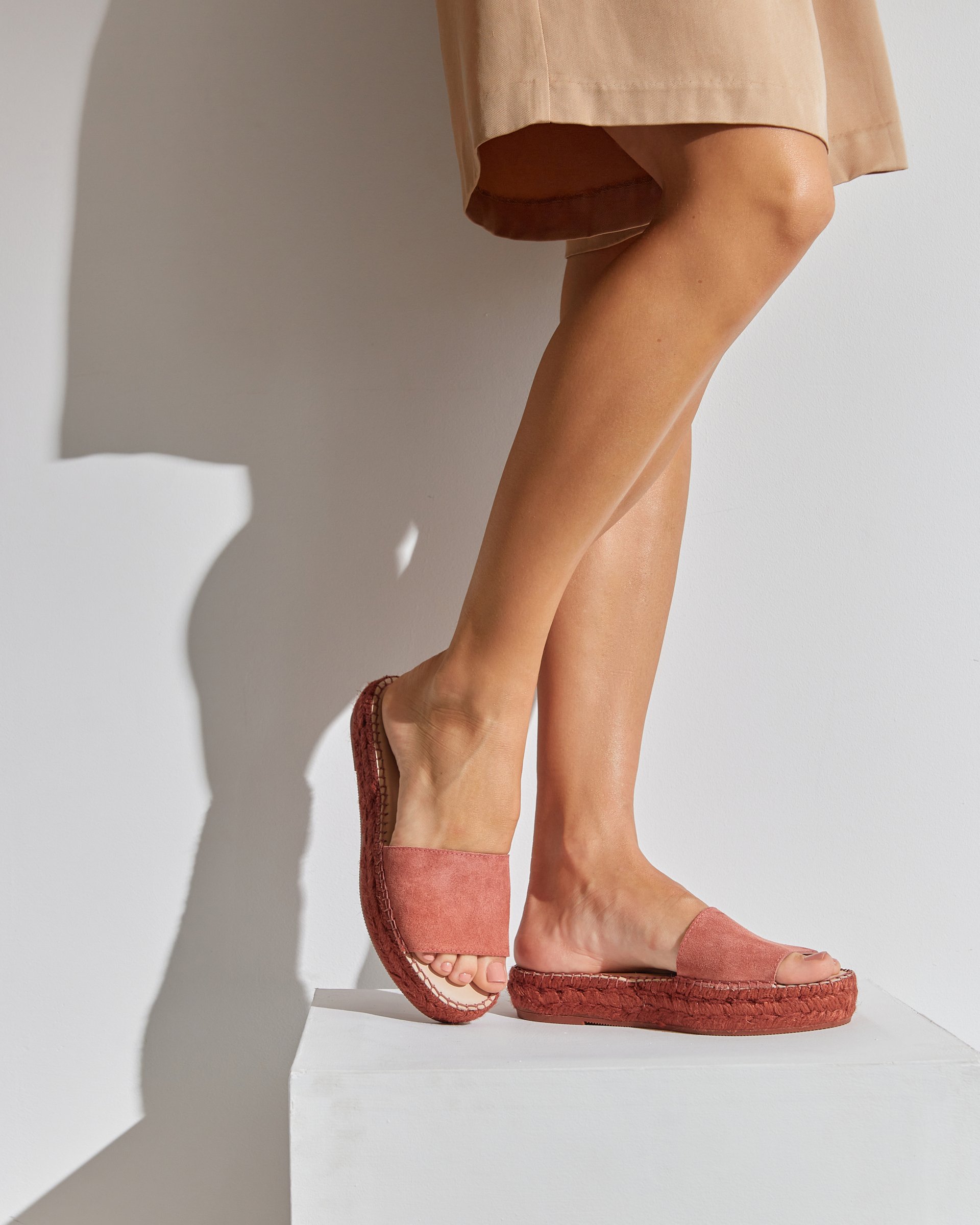 Замшевые бордовые шлепанцы - Image 5 of 6