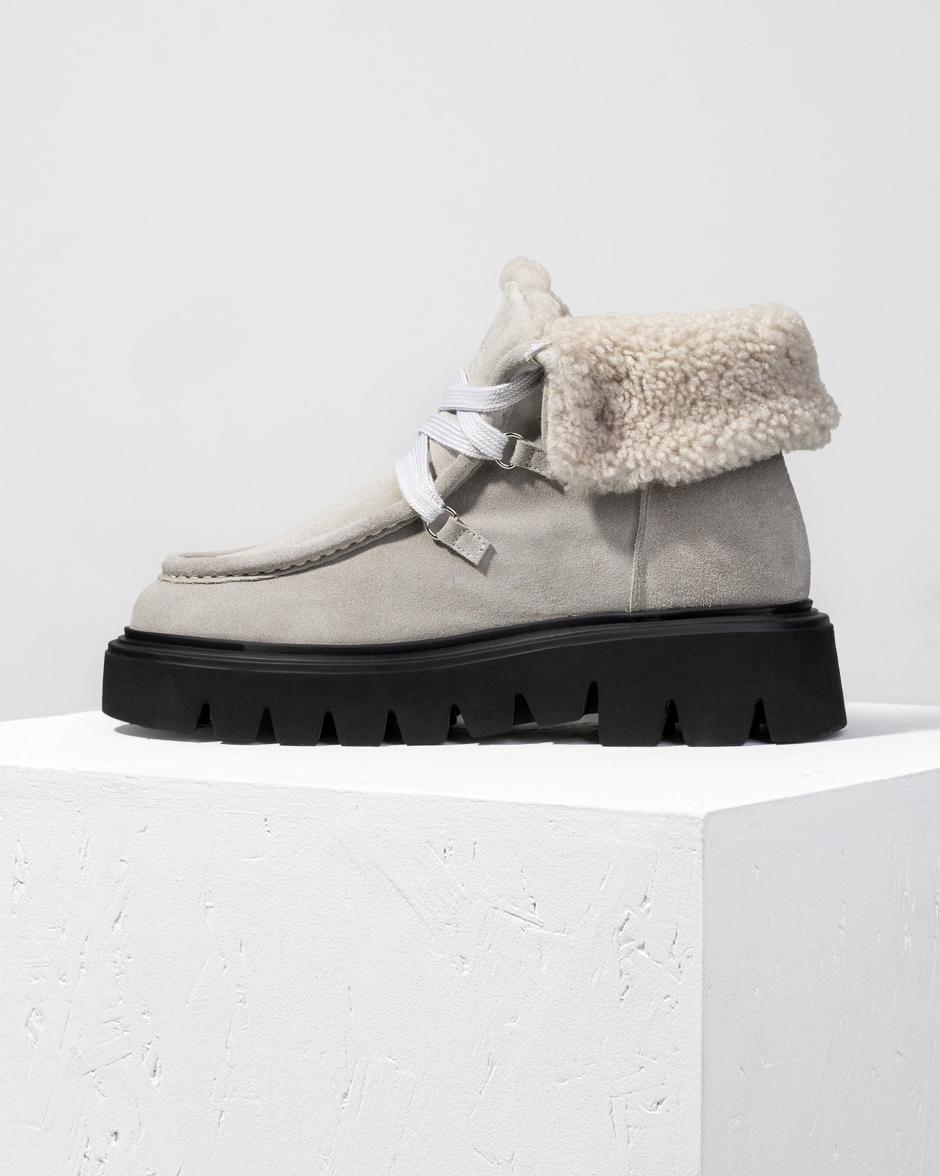 Зимние светло-серые ботинки - Main image