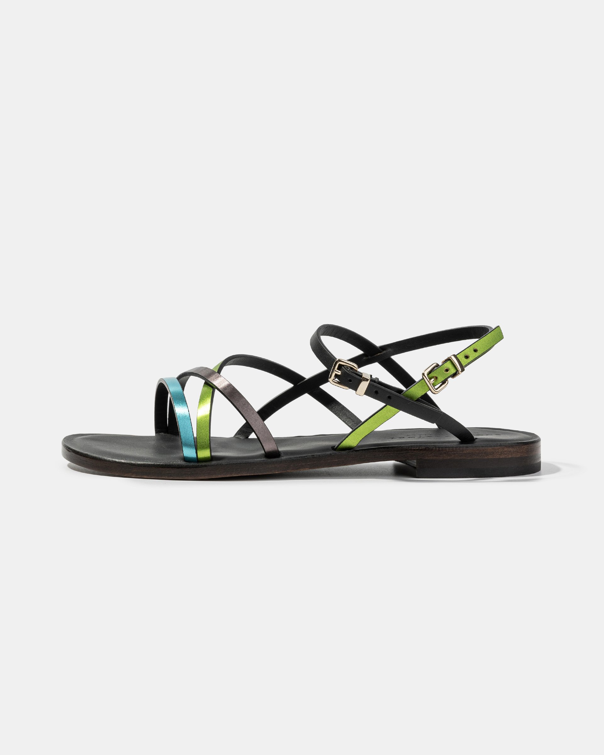 Черные кожаные сандалии с контрастными ремешками