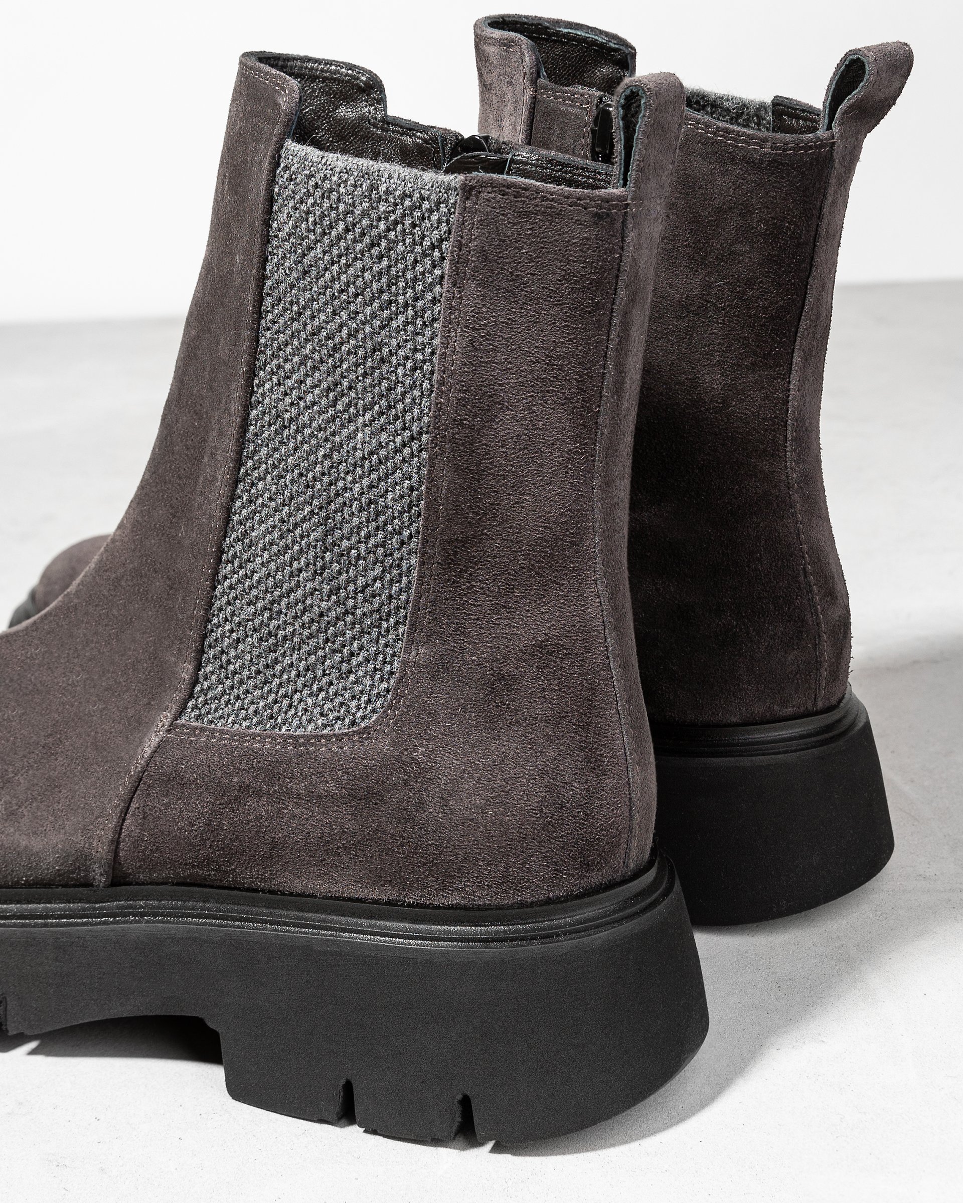 Темно-серые женские ботинки из замши - Image 4 of 4