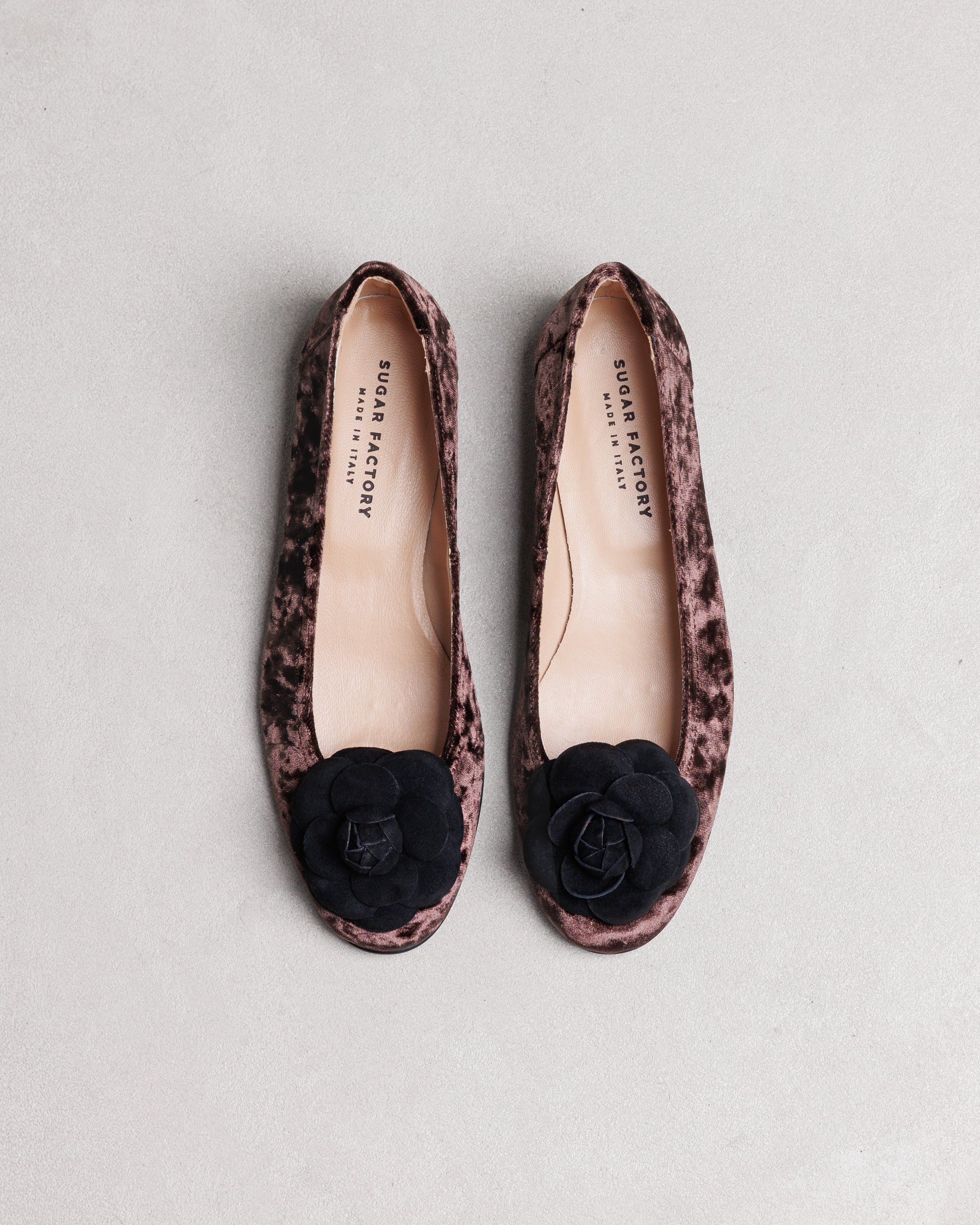 Темно-шоколадные бархатные туфли - Image 2 of 6