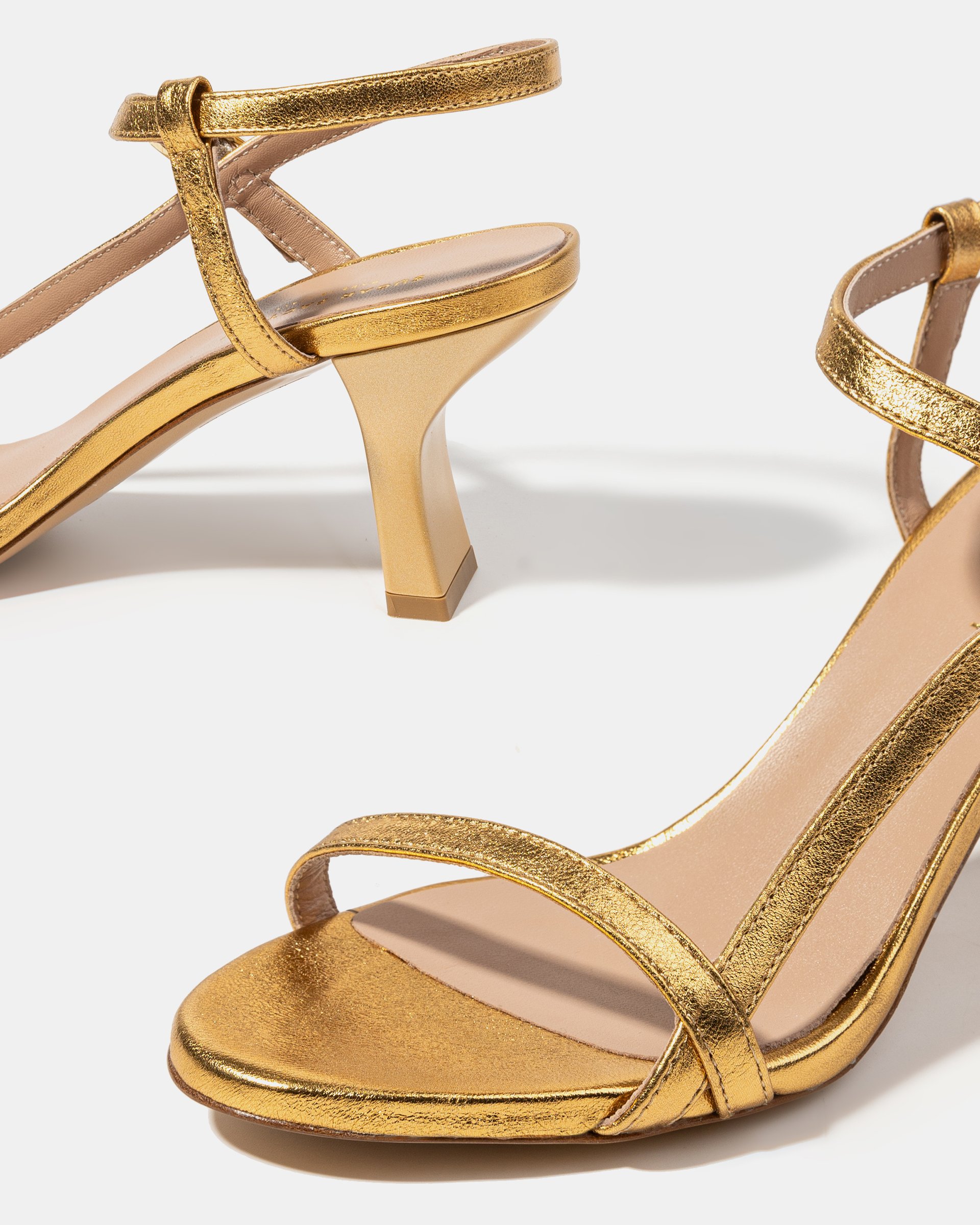Золотистые босоножки с ремешками - Image 4 of 4