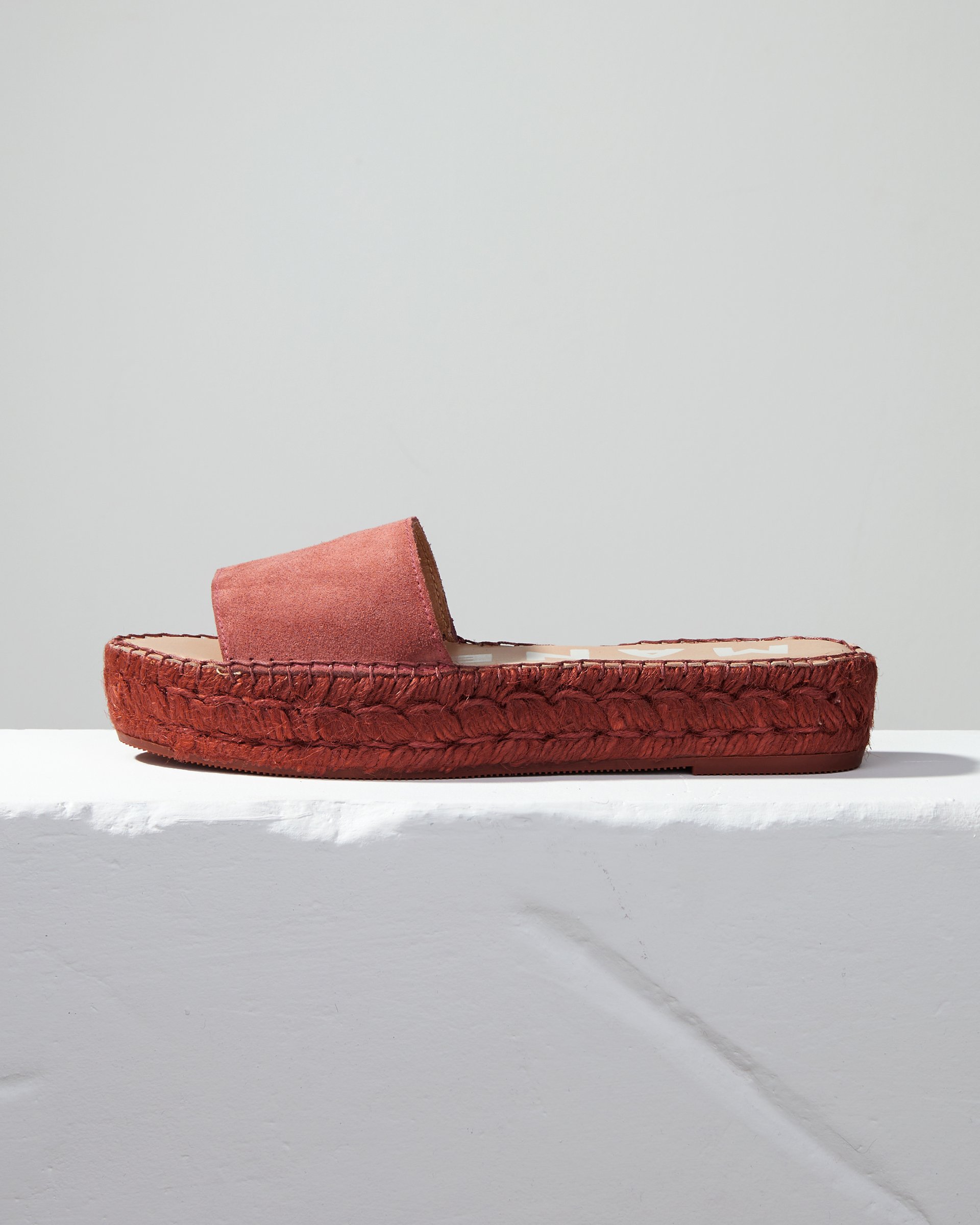 Замшевые бордовые шлепанцы