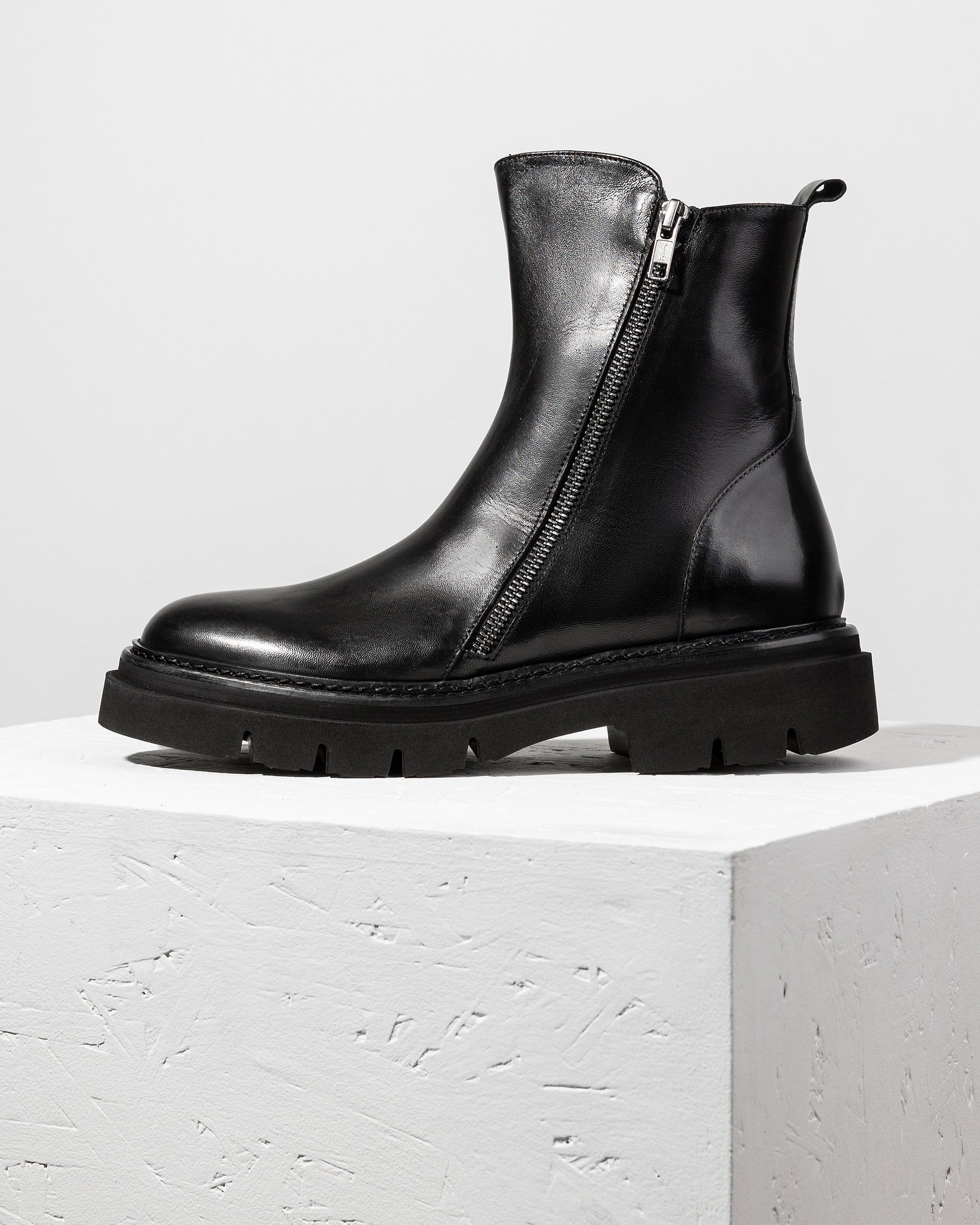 Черные кожаные ботинки - Main image