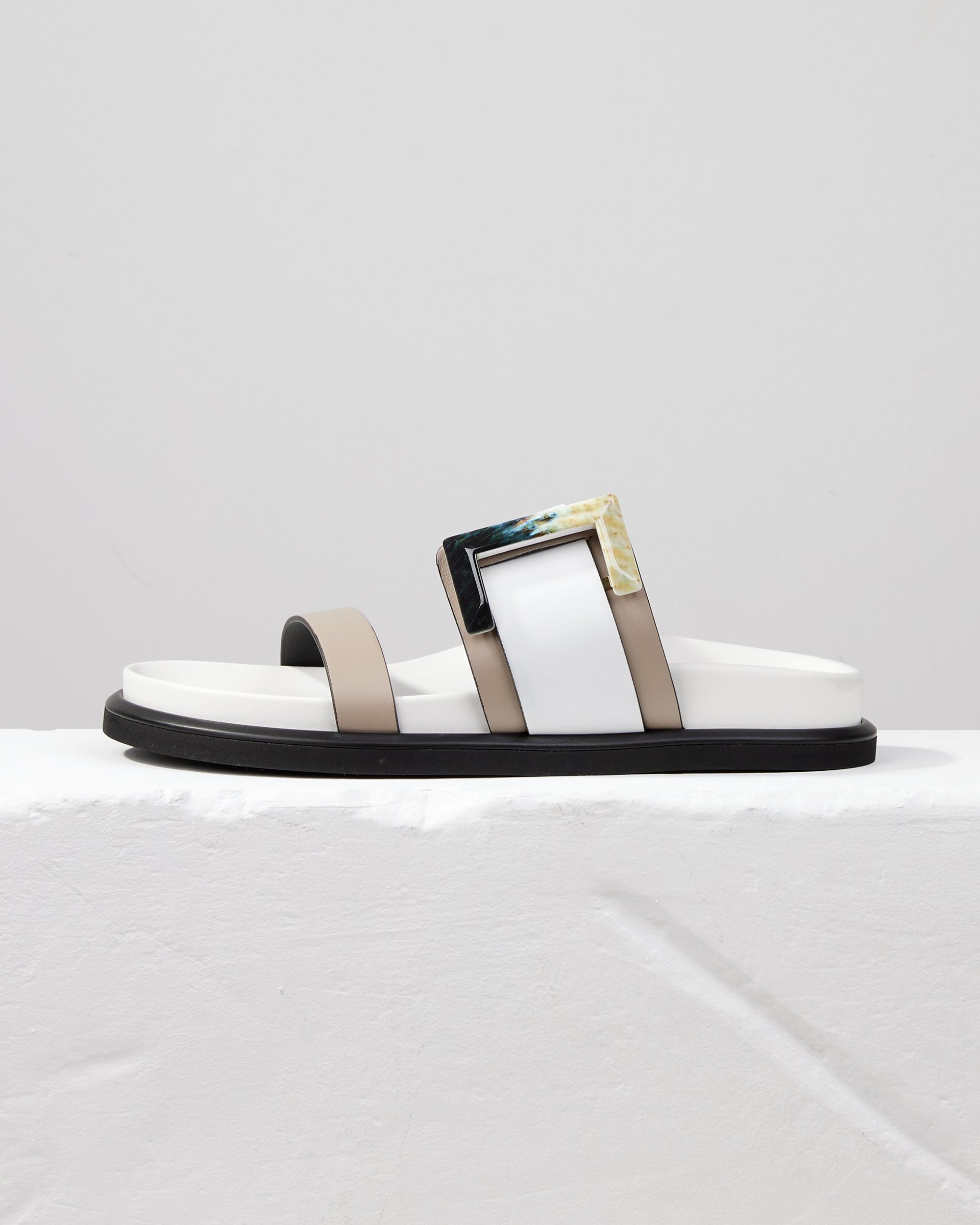 Белые кожаные шлепанцы - Main image