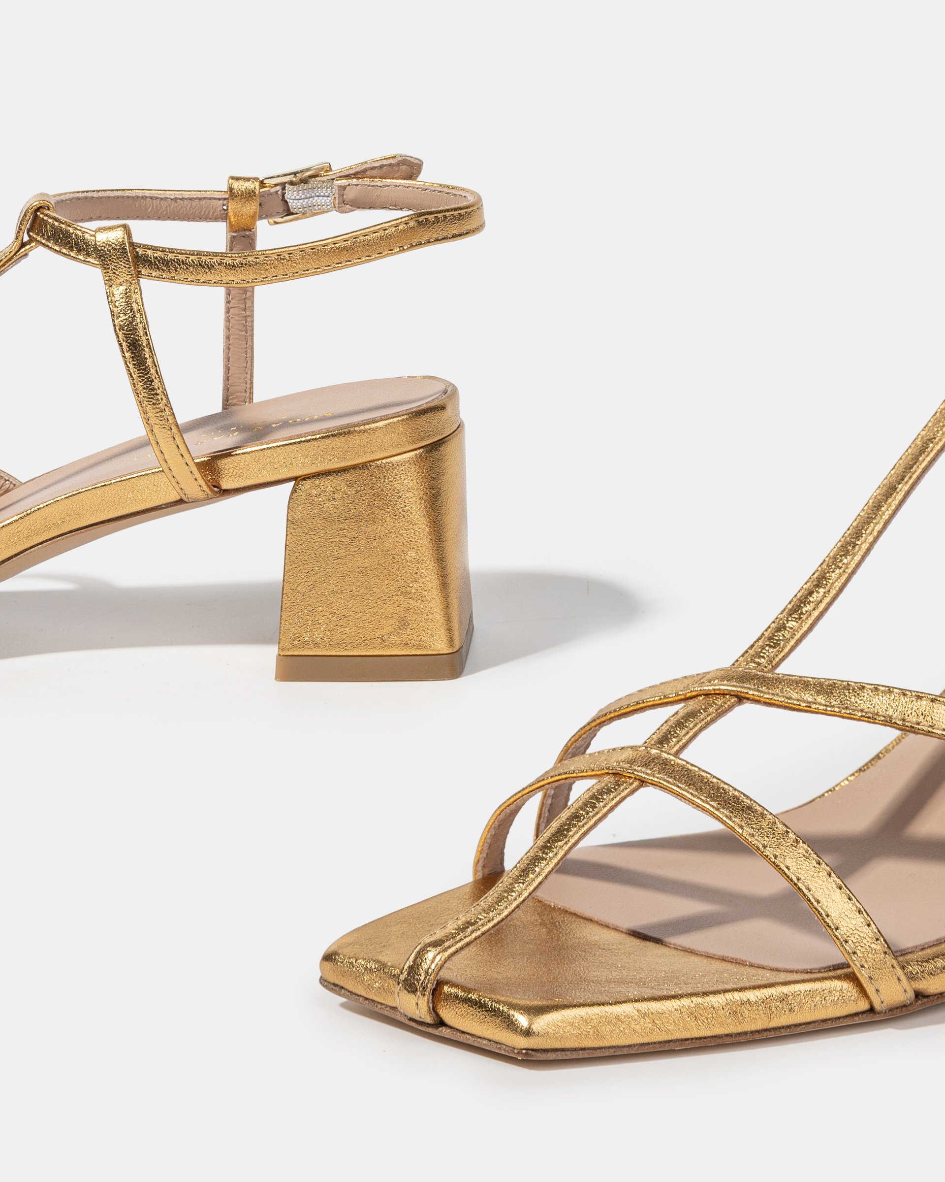 Золотистые босоножки с ремешками - Image 5 of 5