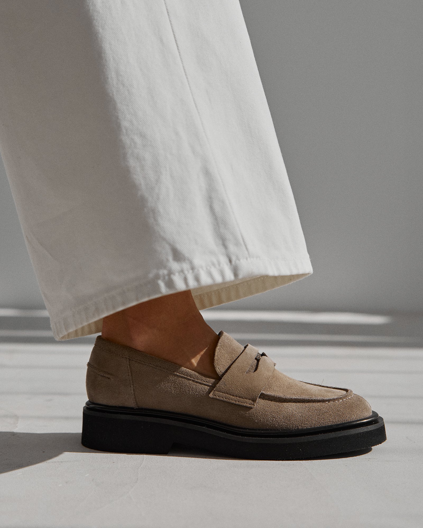 Темно-бежевые замшевые пенни-лоферы - Image 5 of 5