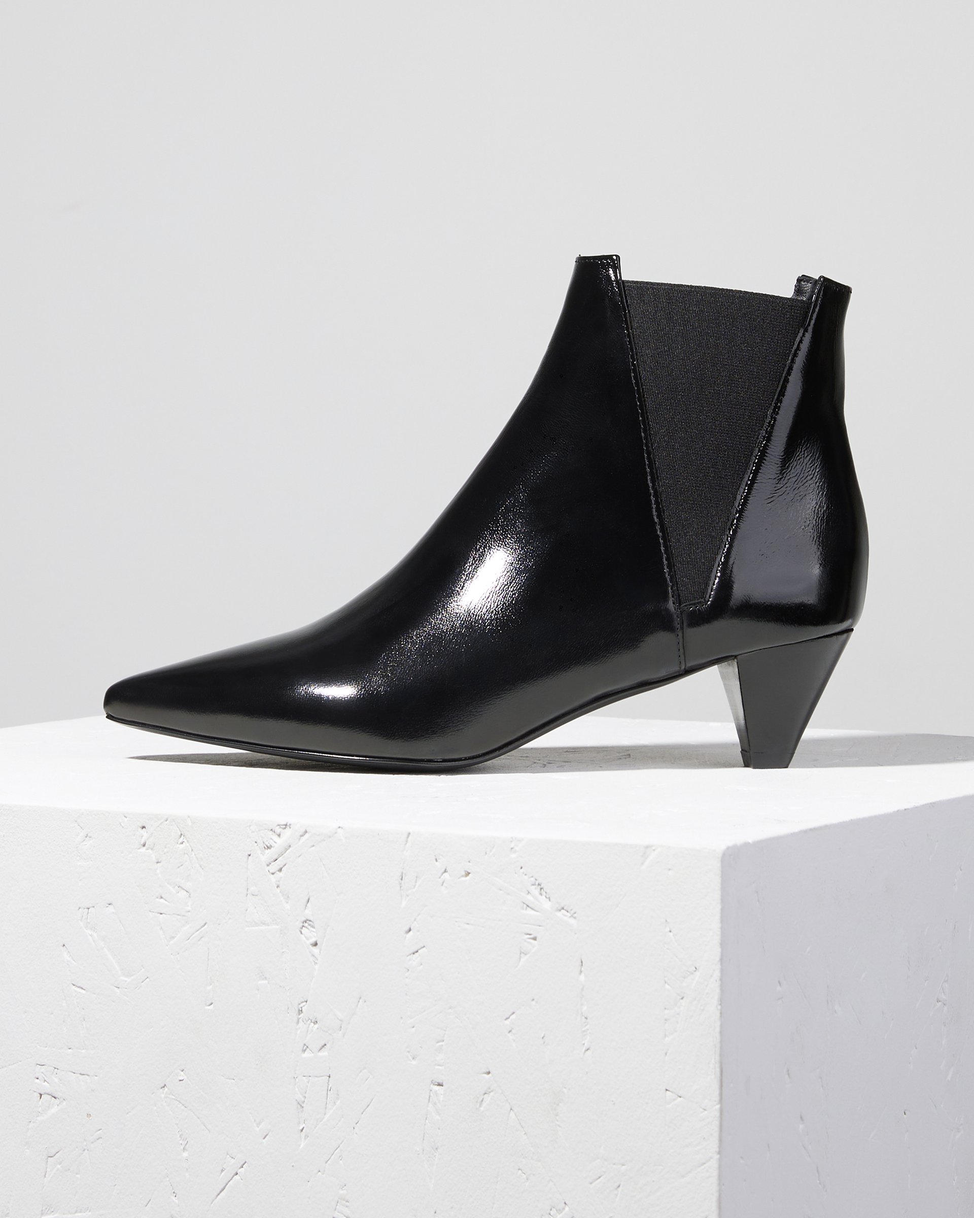 Черные лакированные ботильоны на каблуке - Main image
