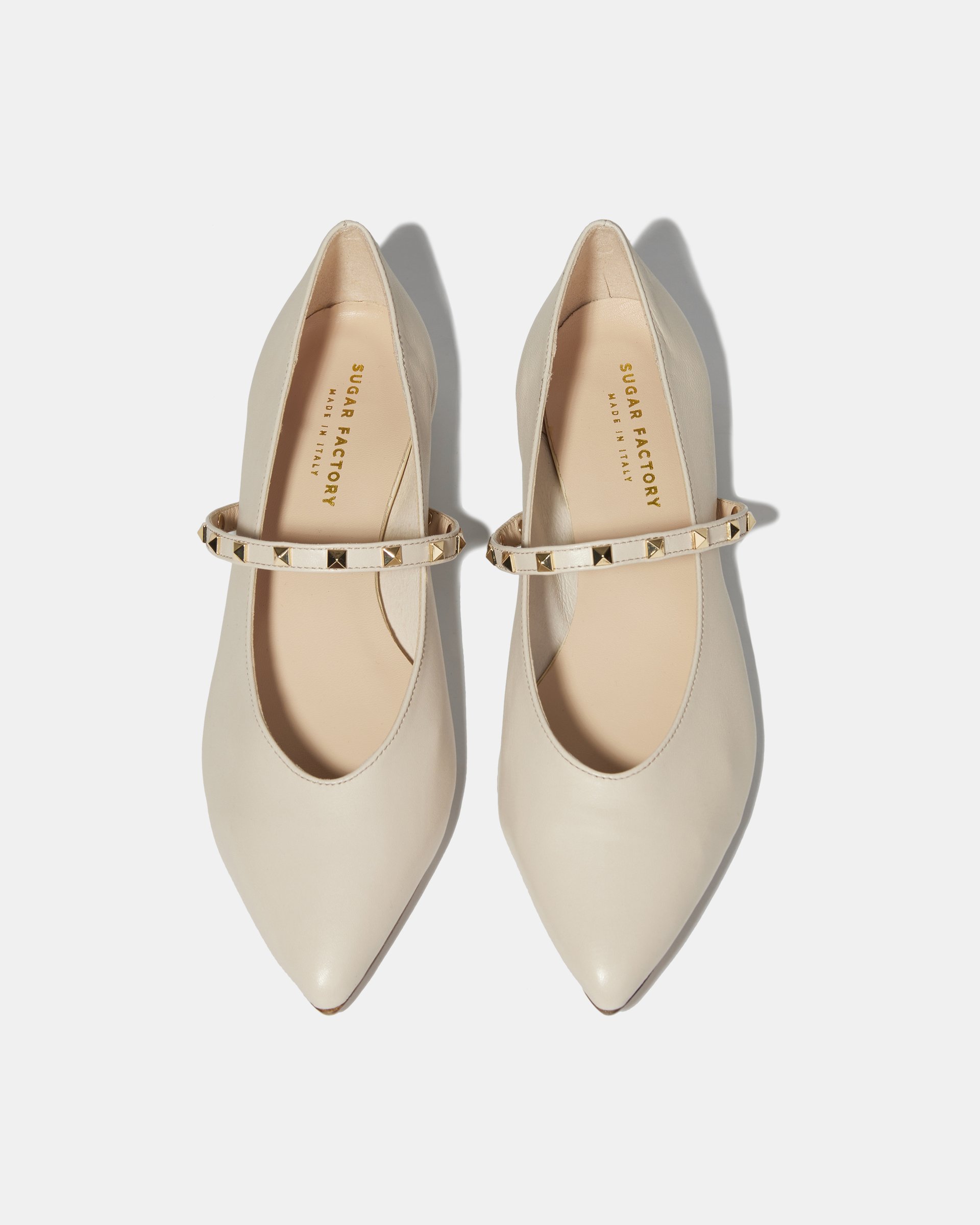 Бежевые остроконечные туфли-мэри джейн с золотыми шипами из натуральной кожи - Image 4 of 5