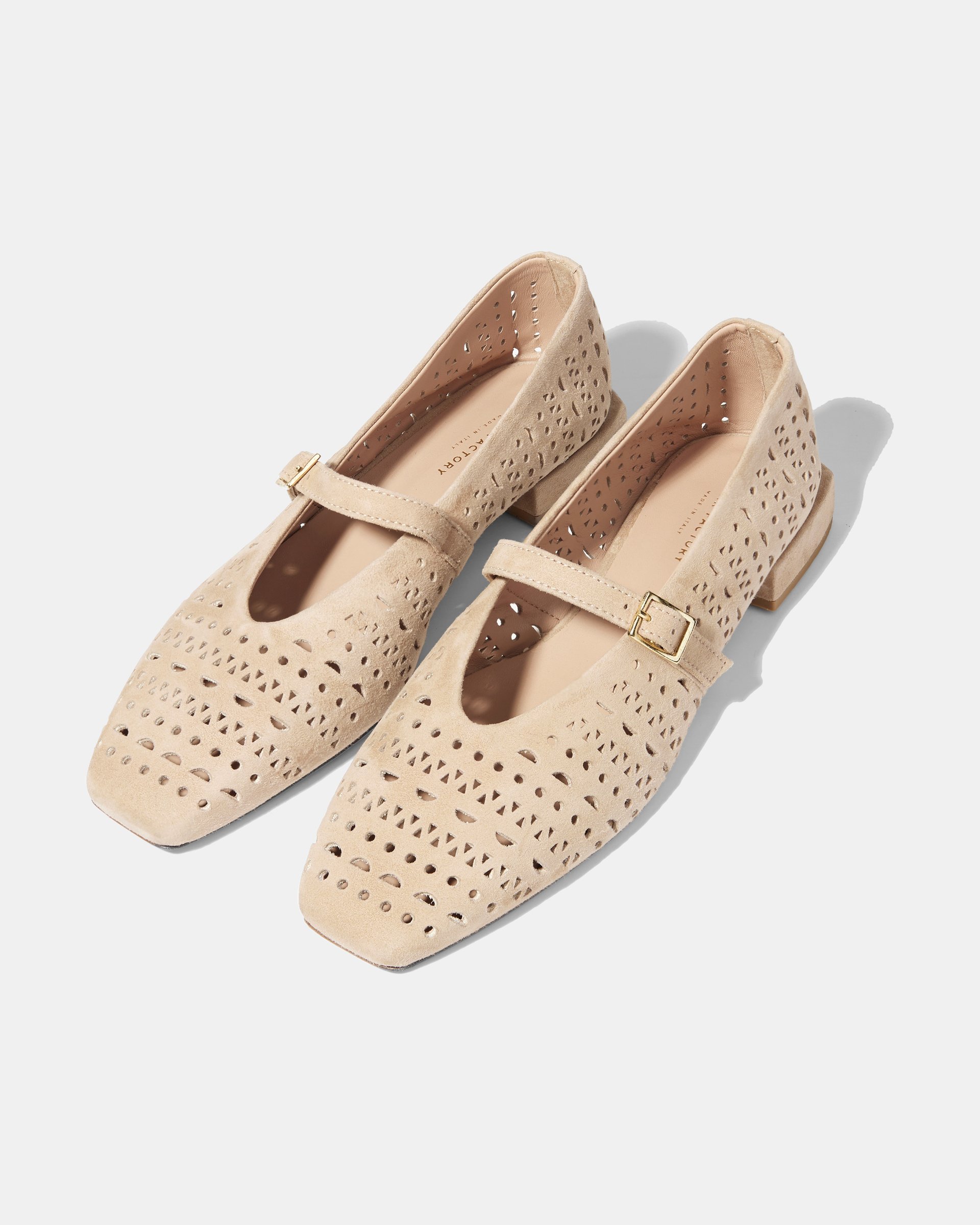Бежевые замшевые туфли с перфорацией - Image 3 of 5