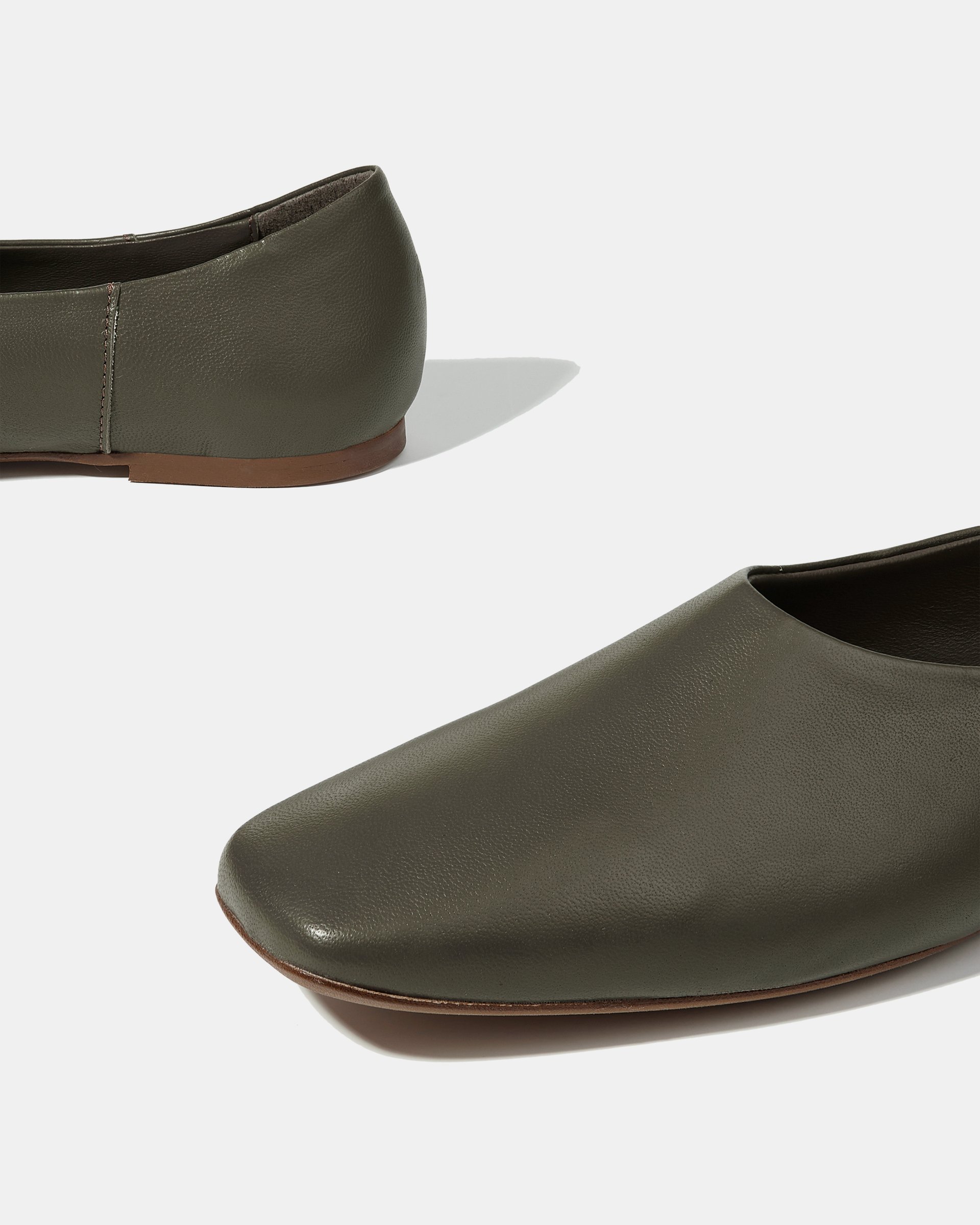 Зеленые балетки из натуральной кожи минималистичного дизайна - Image 4 of 4
