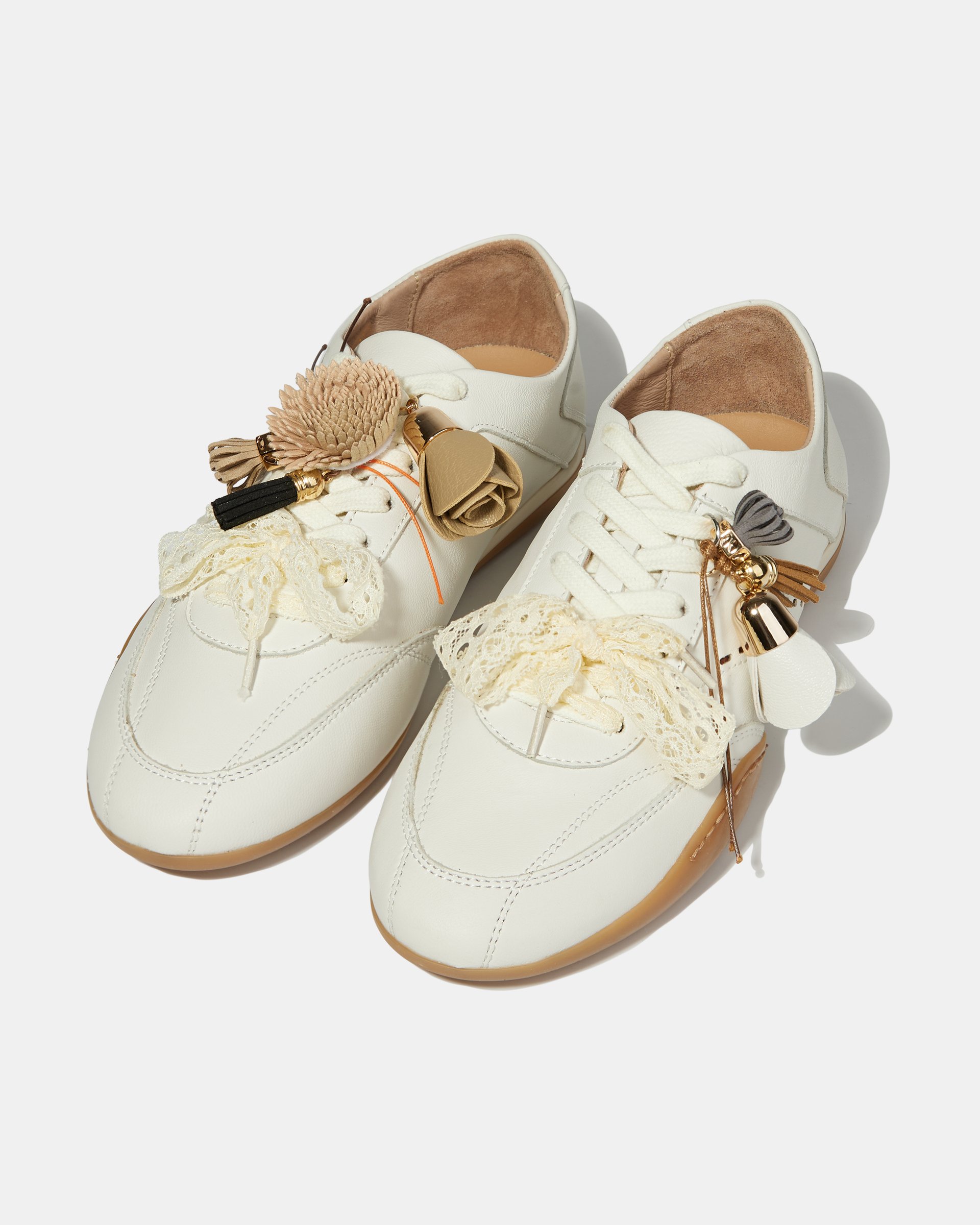 Белые кожаные кеды с авторским декором - Image 3 of 5