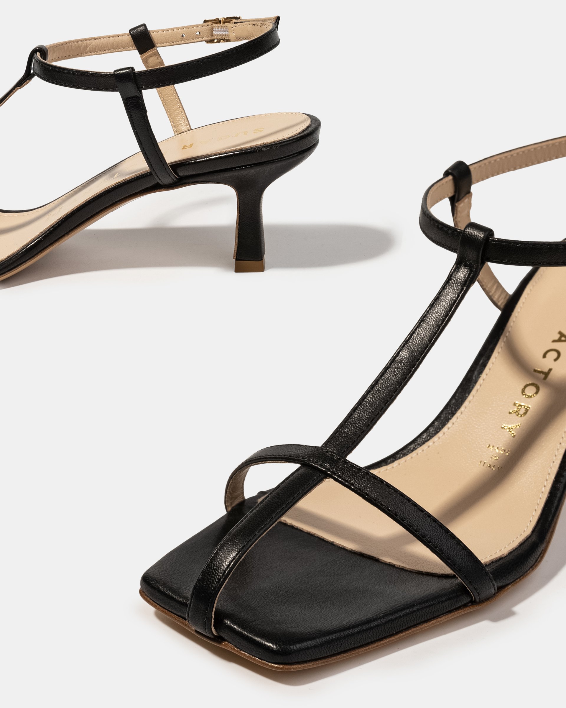 Черные босоножки на каблуке - Image 4 of 4