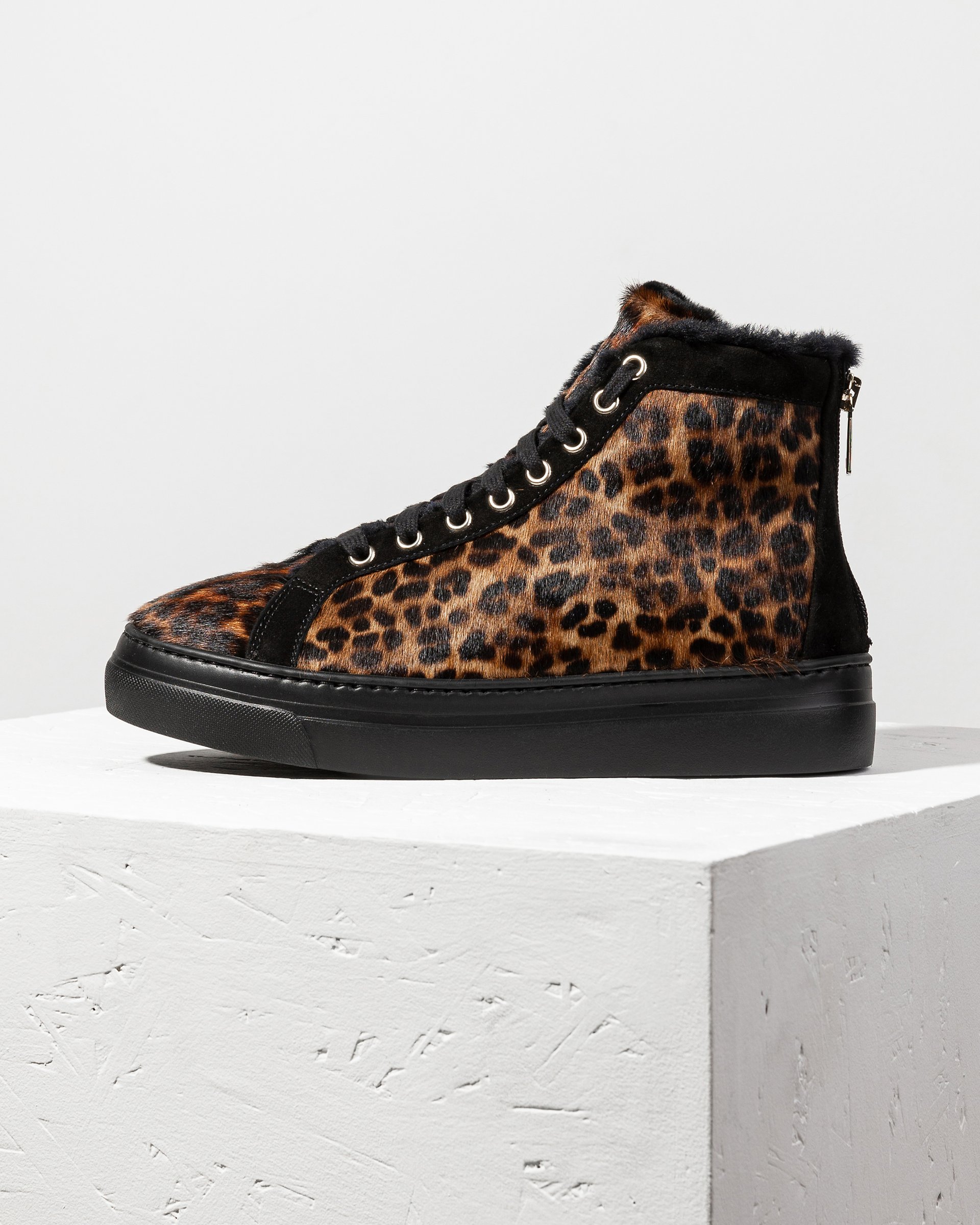 Кеды из натурального меха с леопардовым принтом - Main image