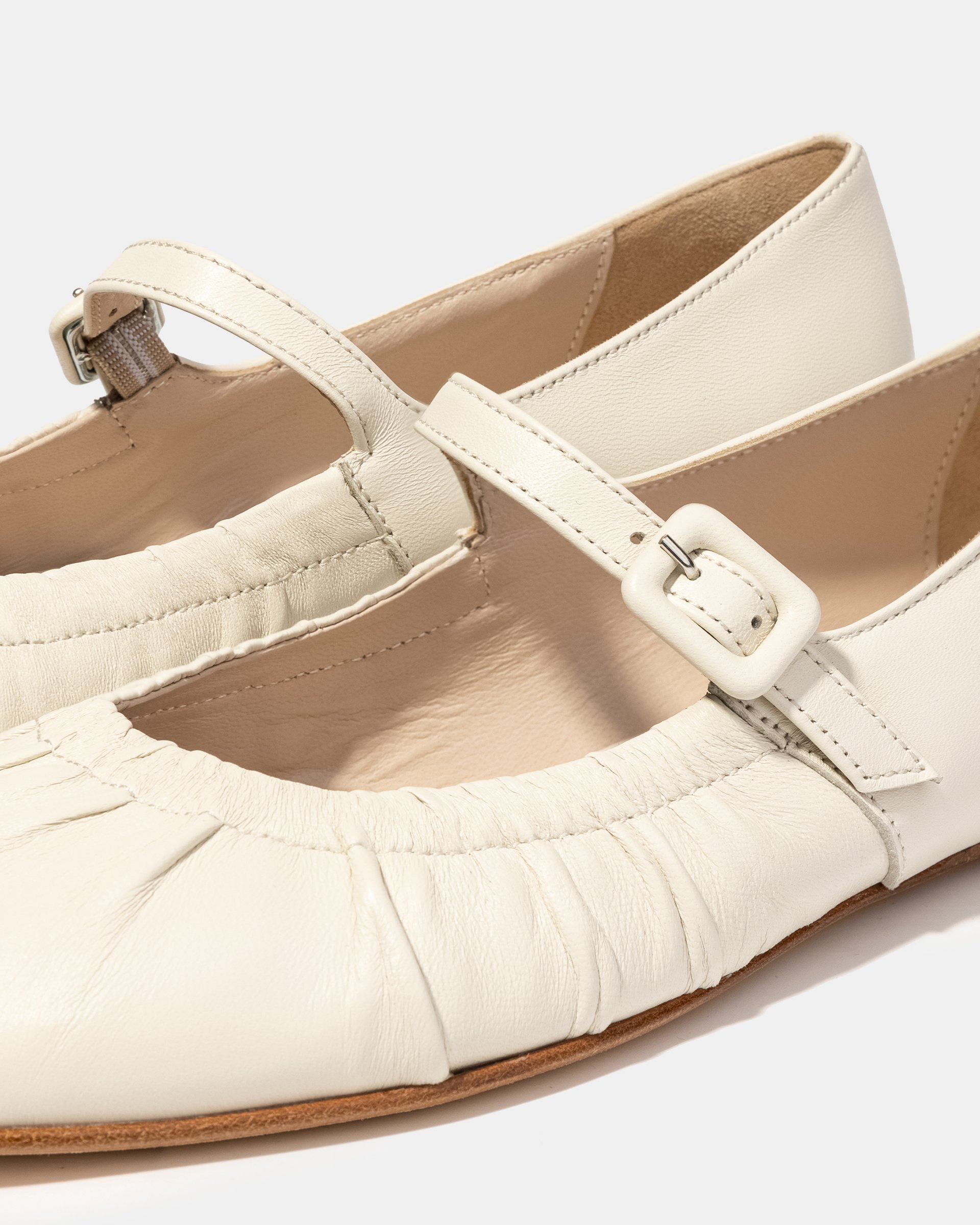 Светло-бежевые классические балетки из натуральной кожи - Image 4 of 5