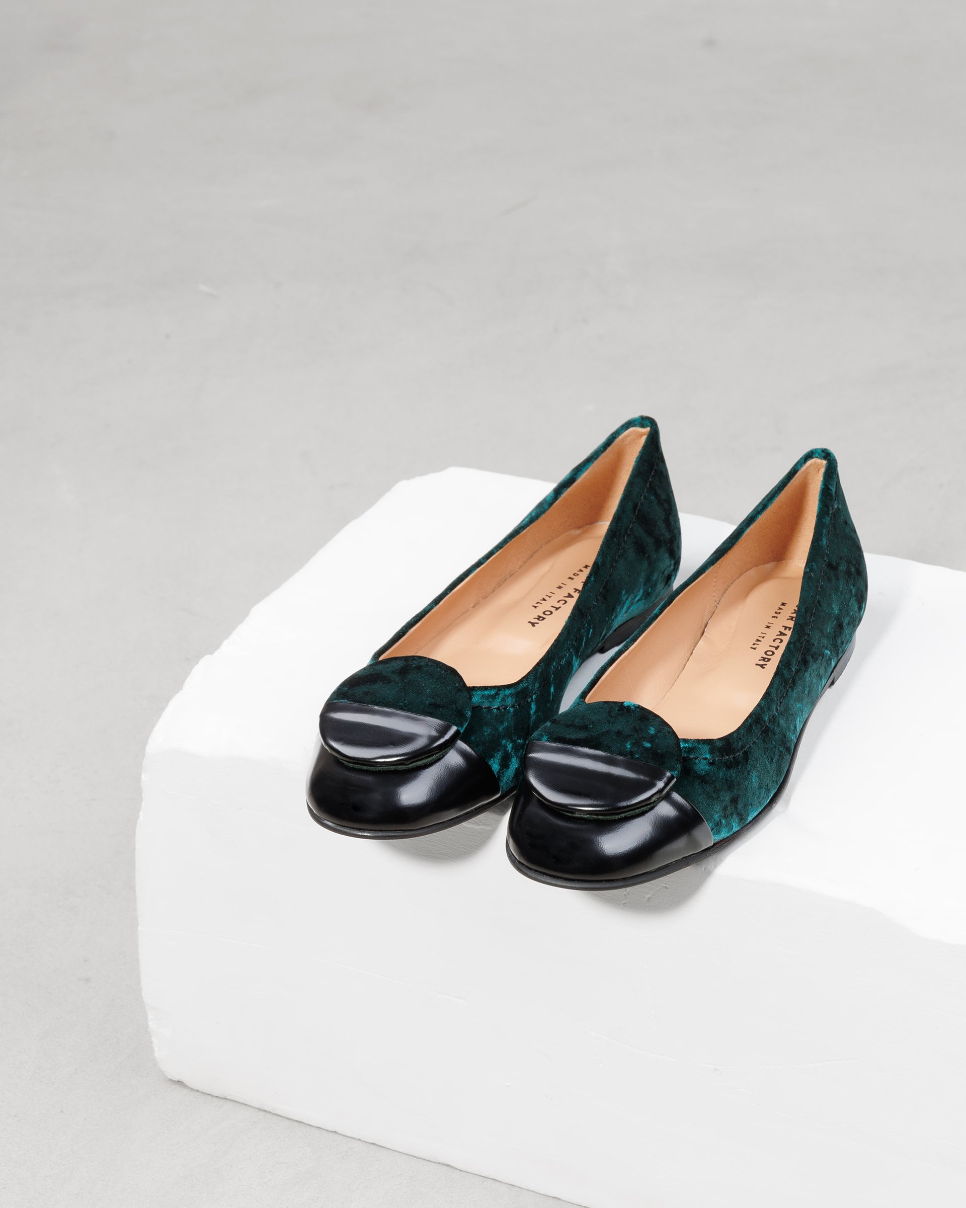 Зеленые балетки из велюра и кожи - Image 2 of 7