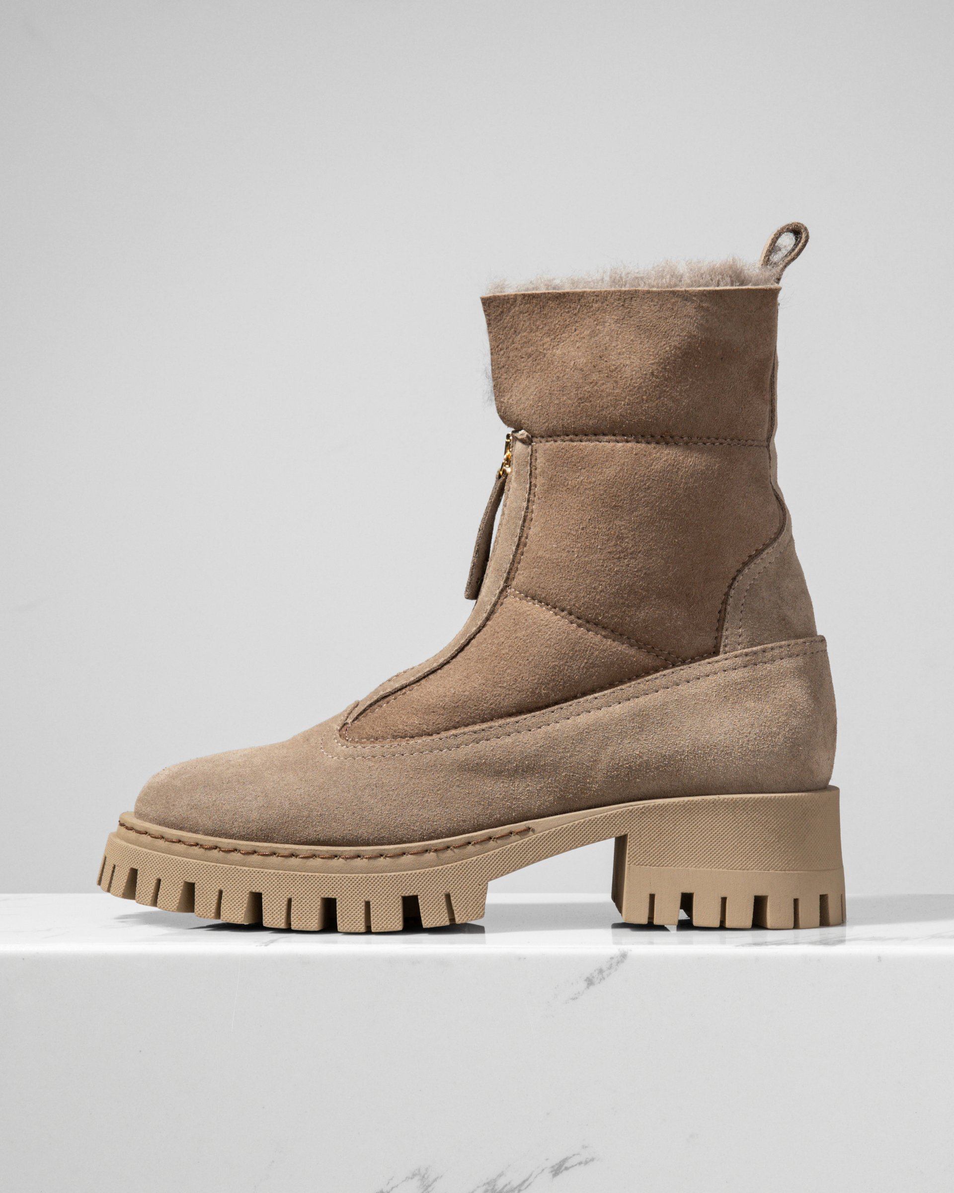 Серые замшевые зимние ботинки - Main image