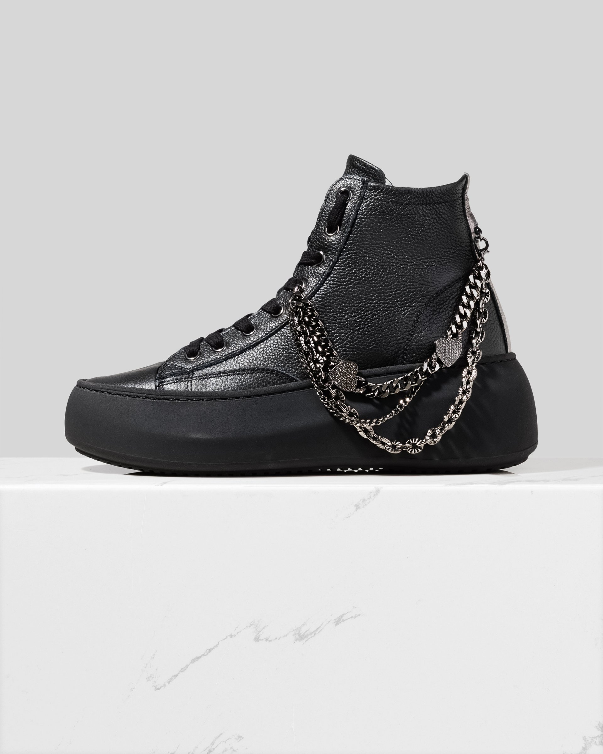 Черные кожаные ботинки с цепочкой - Main image