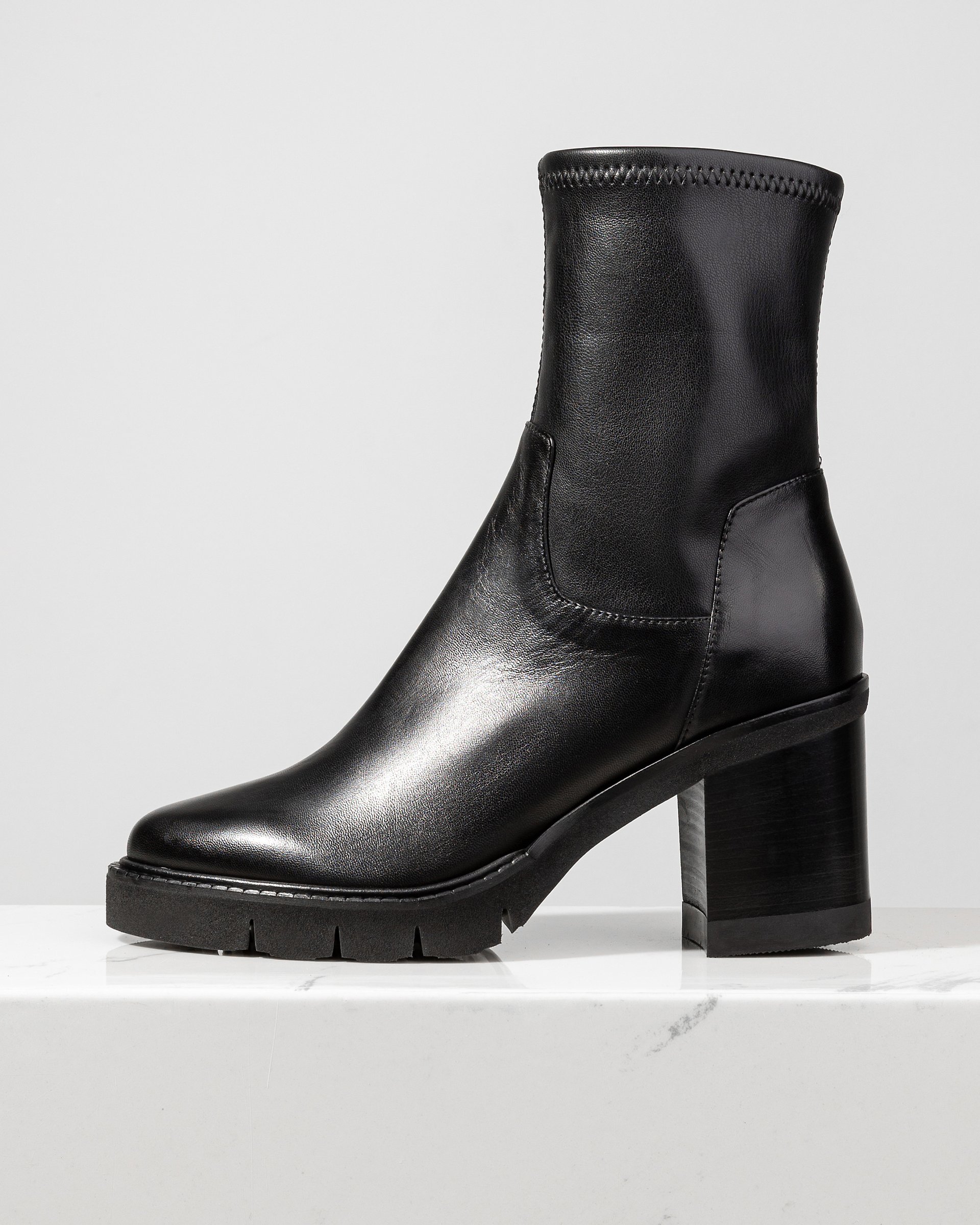 Черные кожаные полусапоги - Main image