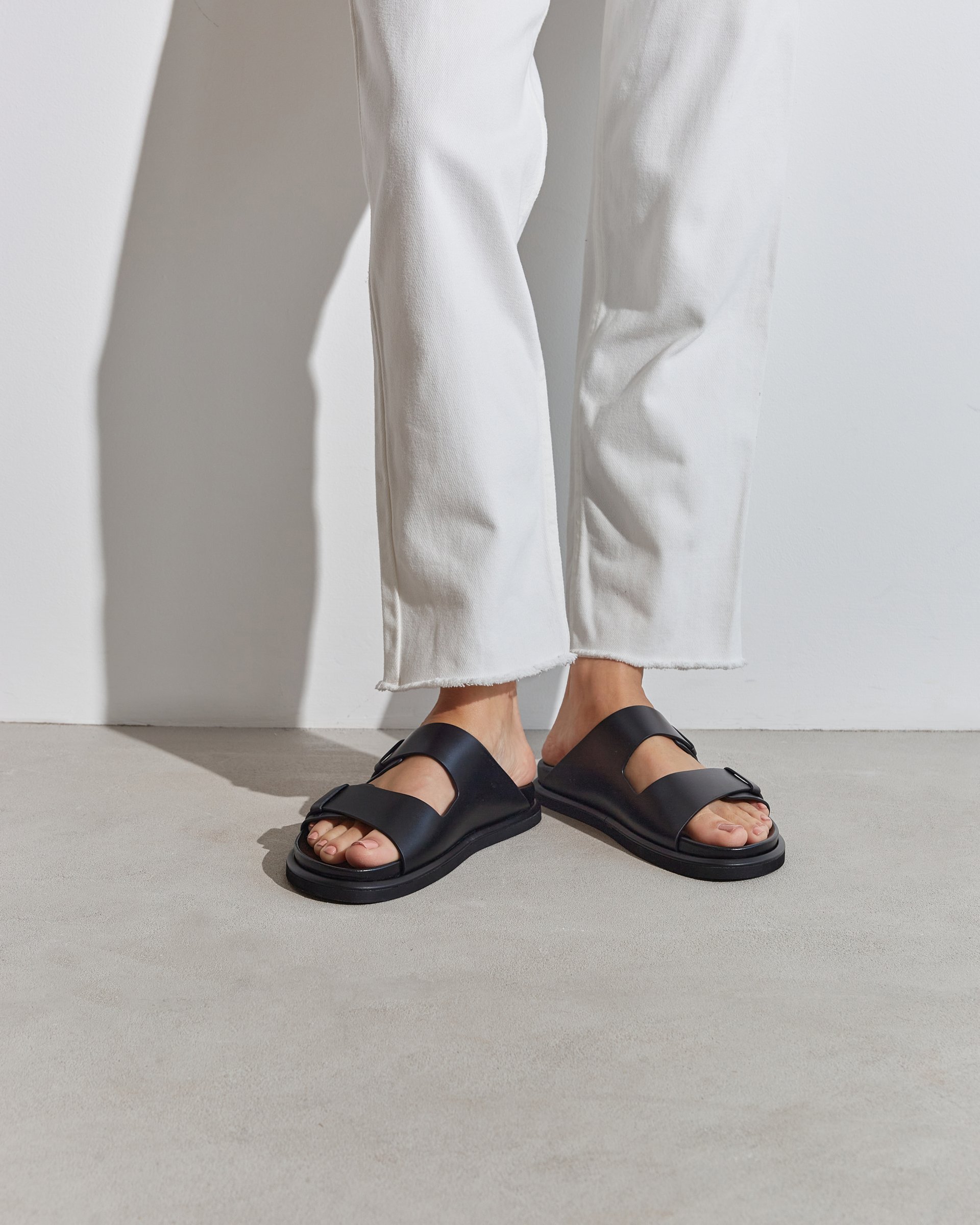 Черные кожаные шлепанцы - Image 6 of 6