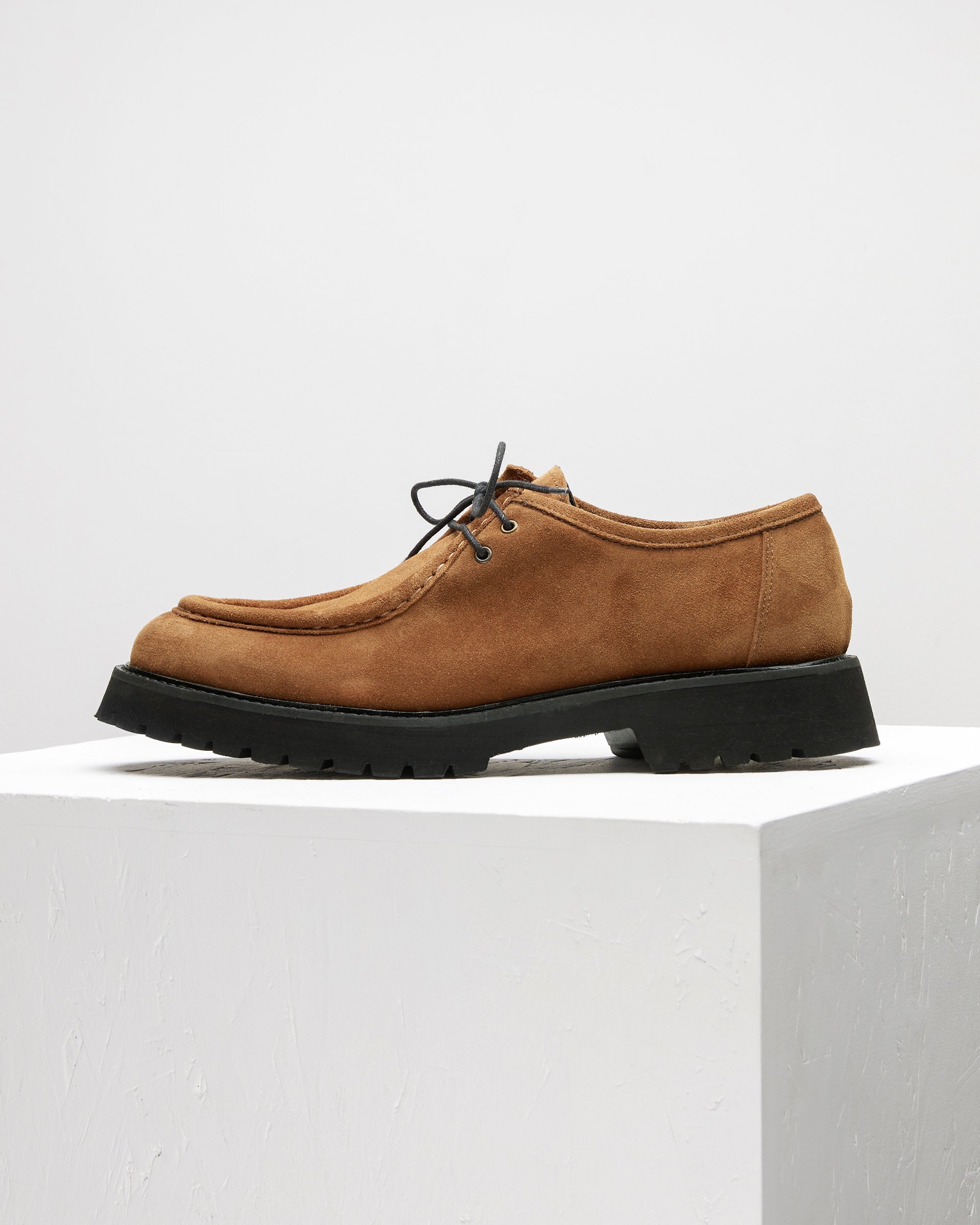 Коричневые замшевые полуботинки