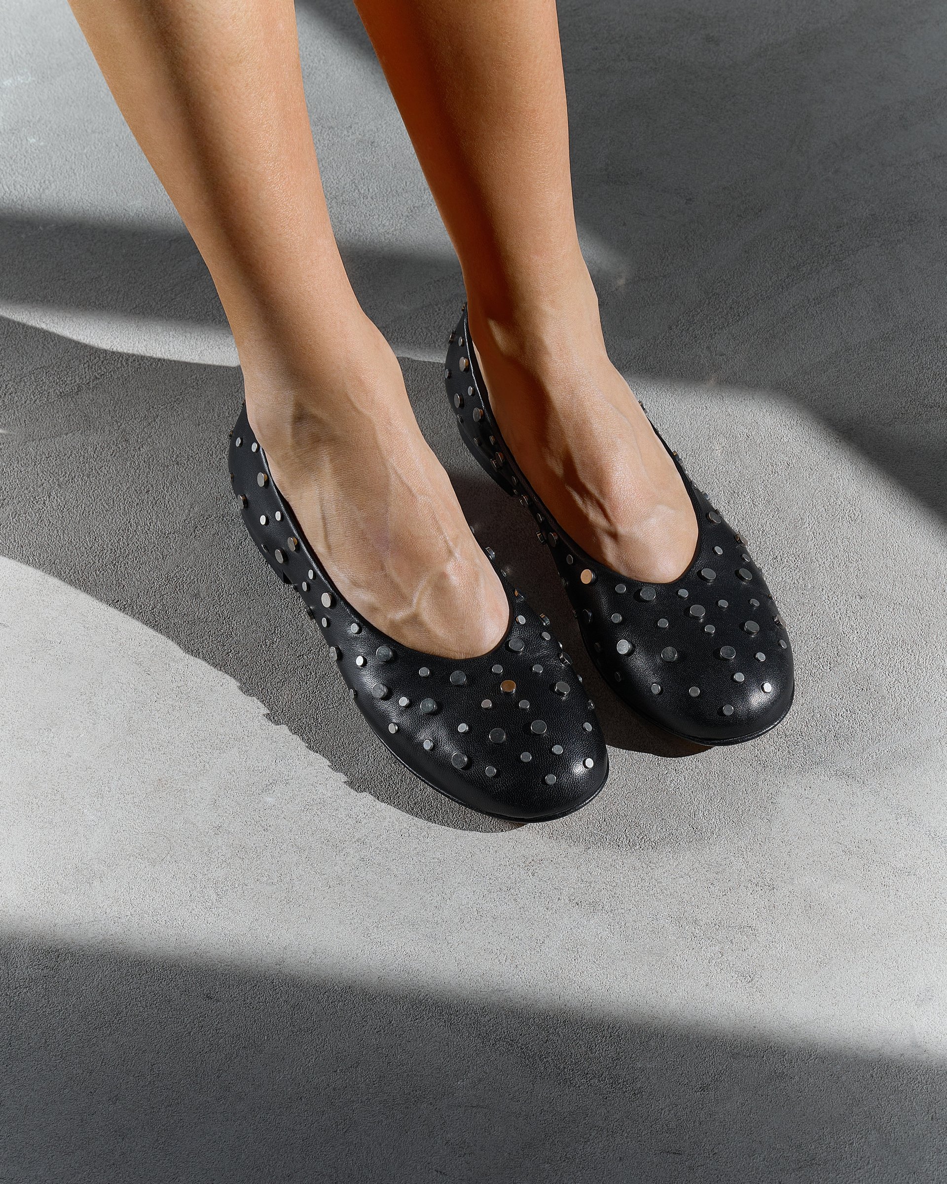 Черные кожаные балетки с заклепками - Image 6 of 6