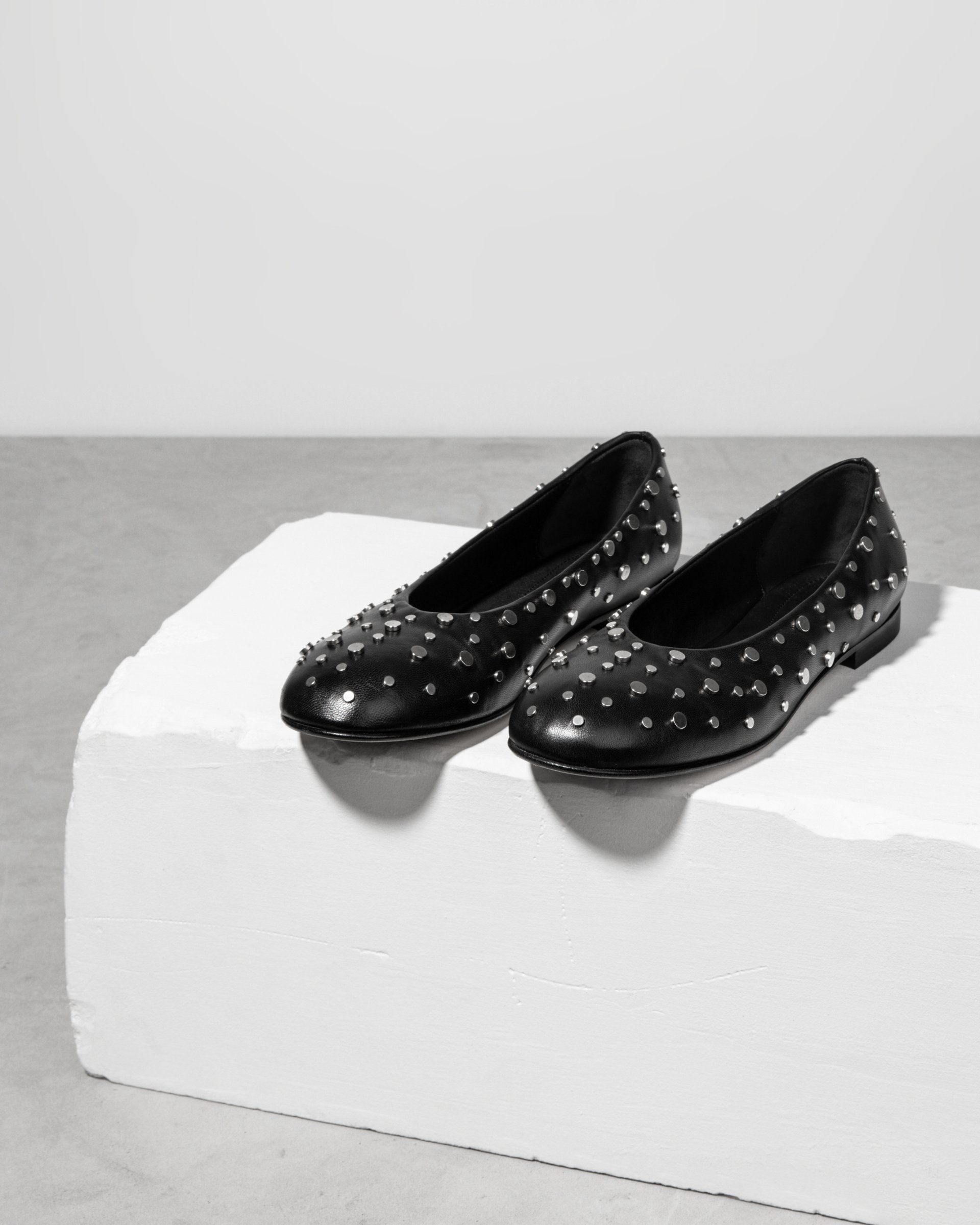 Черные кожаные балетки с заклепками - Image 2 of 6